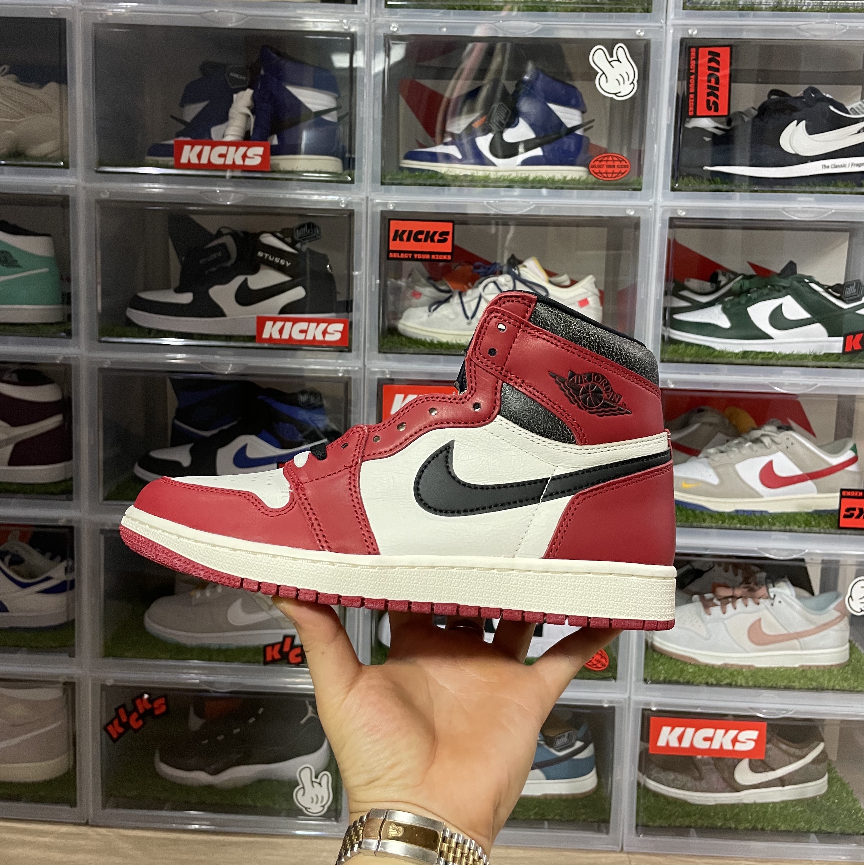 Jordan 1 Retro High OG Chicago 2022, Rolex Datejust 36mm 126233 Champagne Jubilee 착용 스타일 - 1