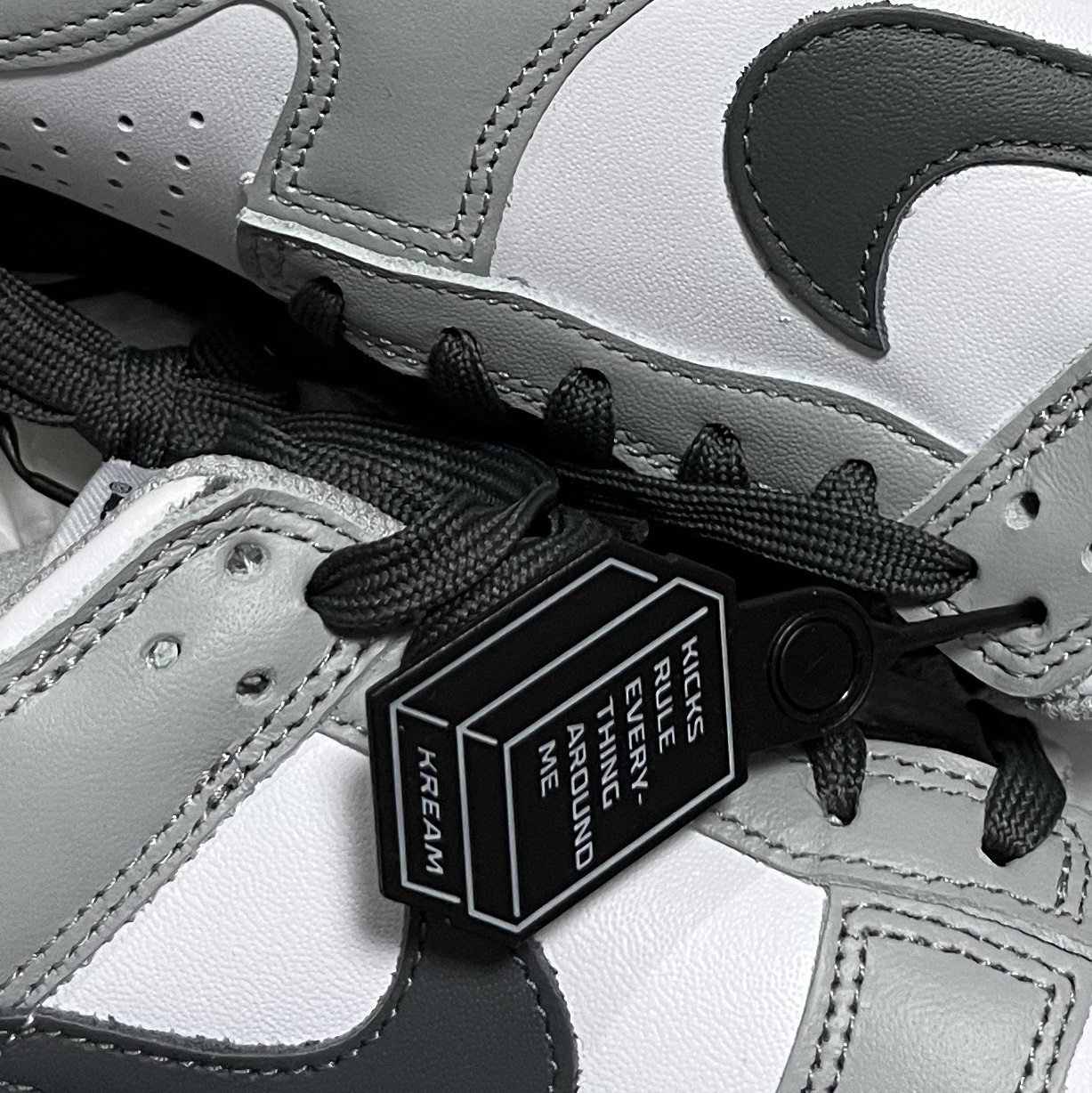(W) Nike Dunk Low Light Smoke Grey 착용 스타일 - 4