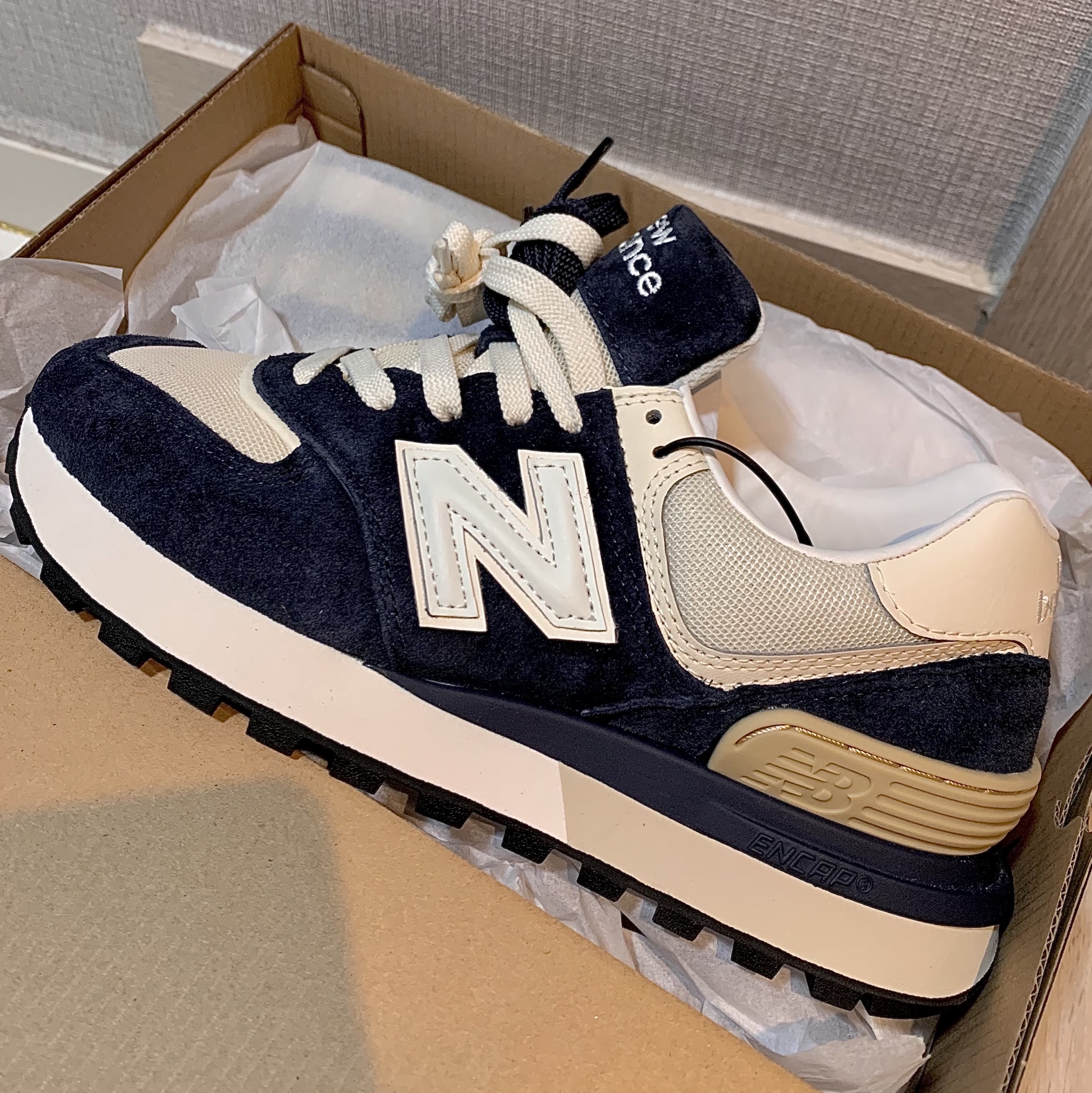 New Balance 574 Legacy Navy Blue 착용 스타일