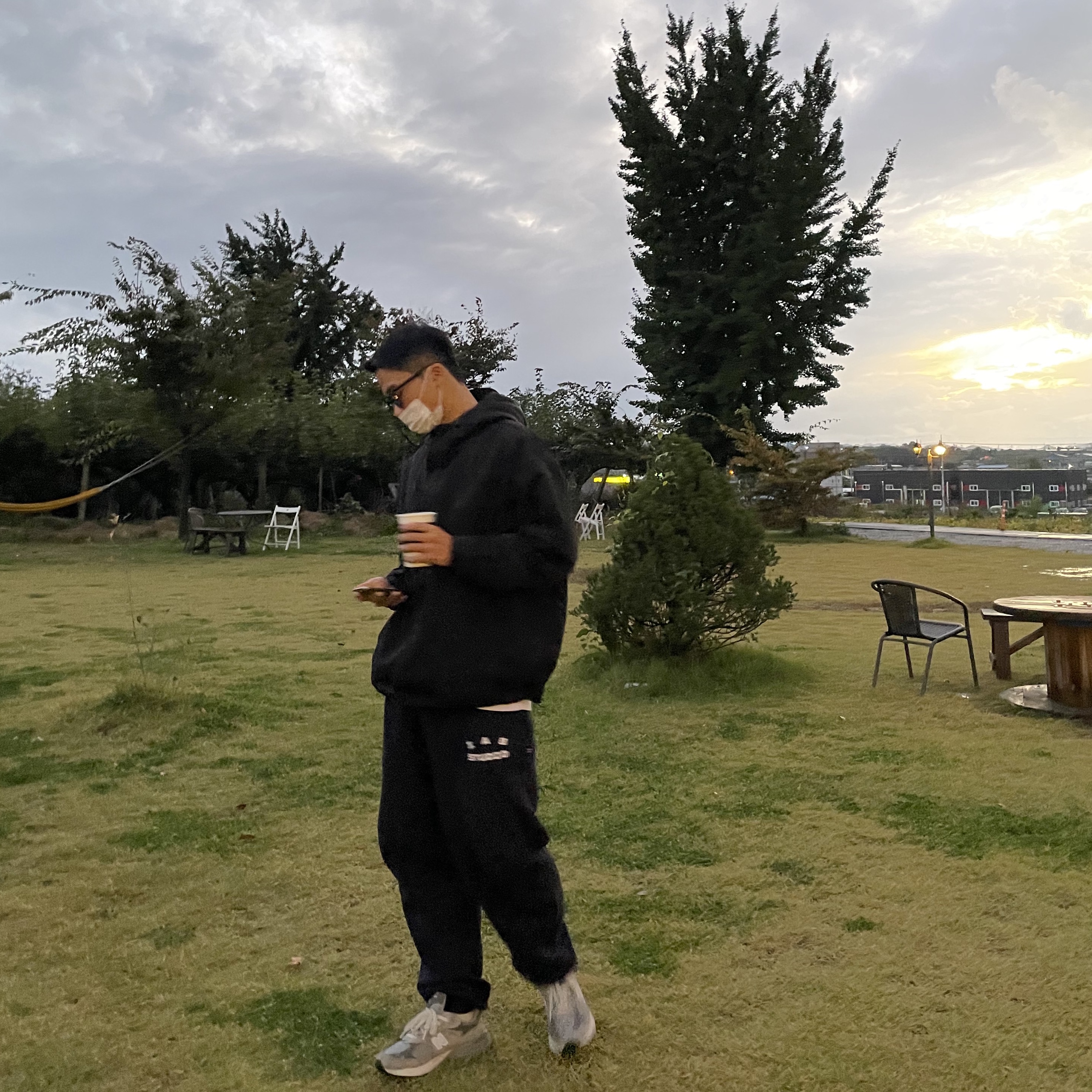 IAB Studio Sweatpants Navy - 21SS 착용 스타일