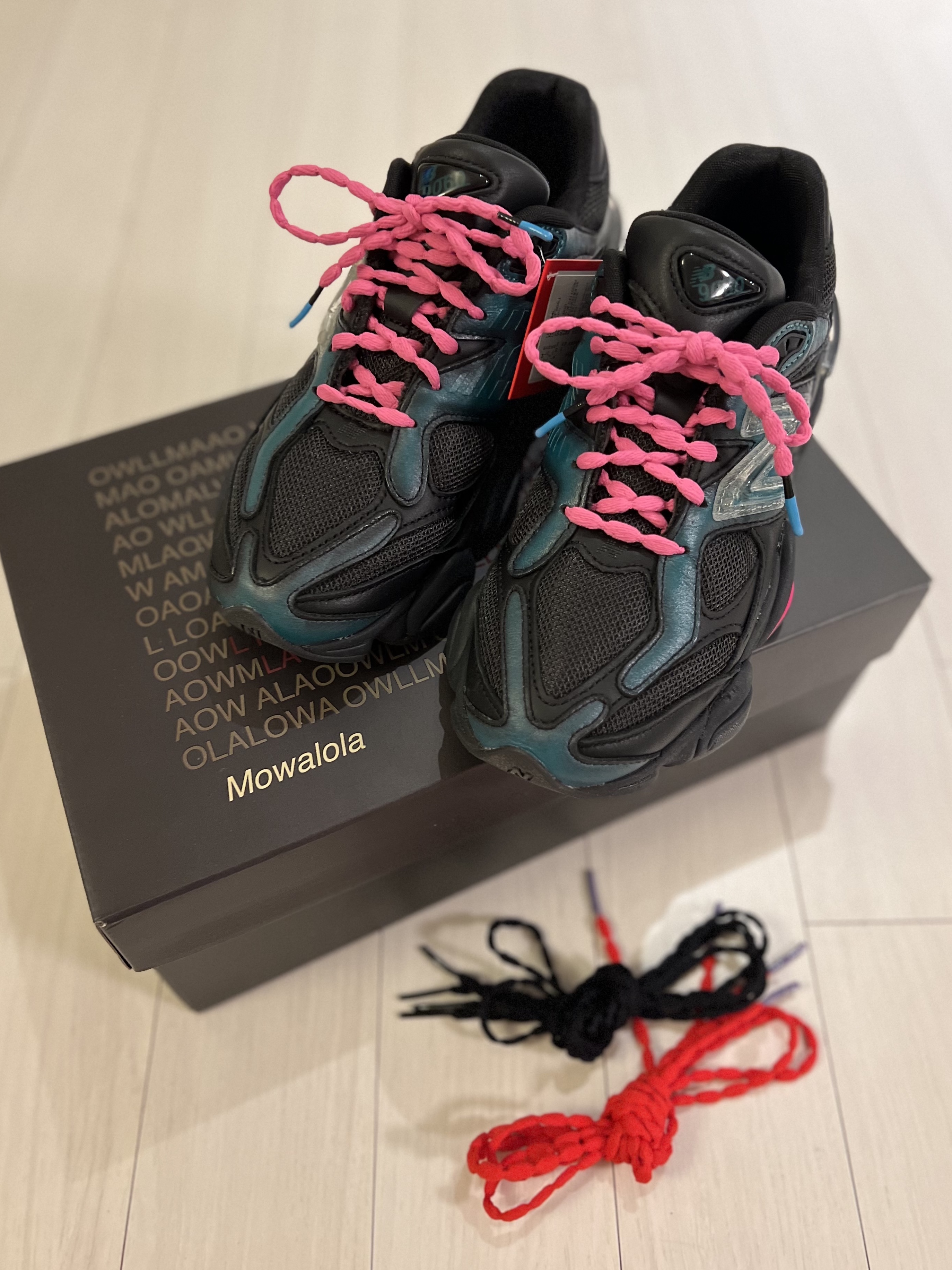 New Balance x Mowalola 9060 Burglarwear Teal 착용 스타일 - 3