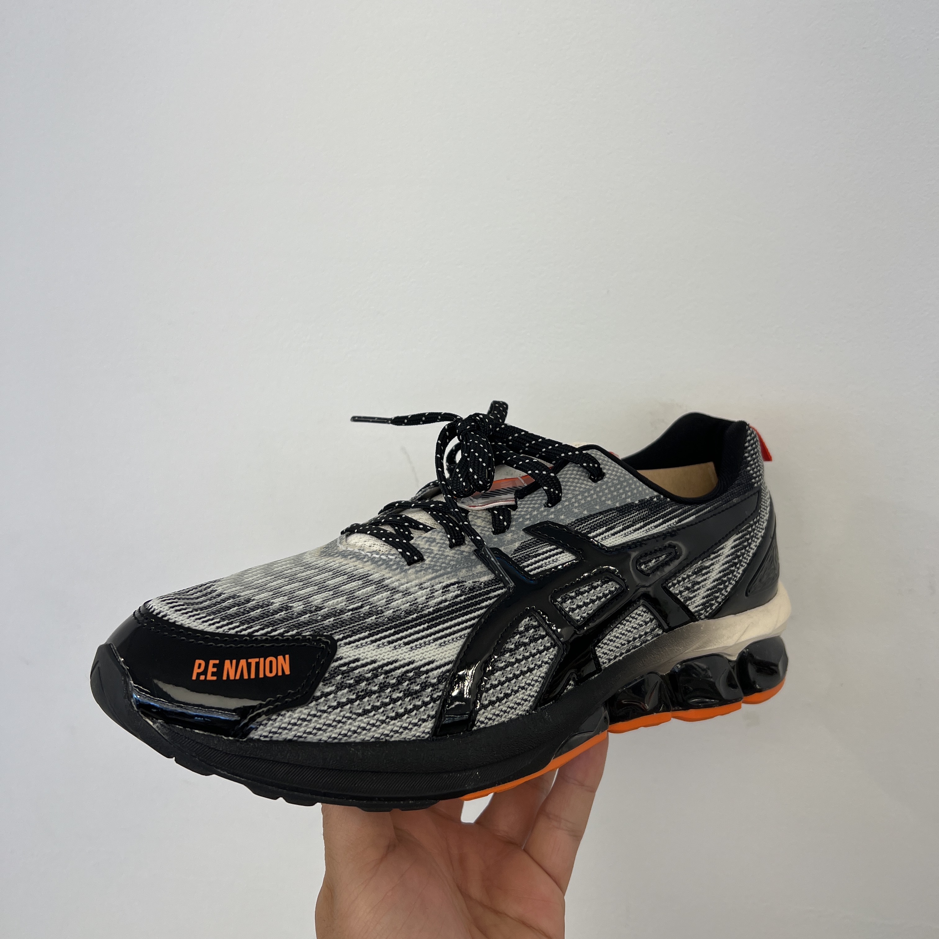 (W) Asics x P.E Nation Gel-Quantum 180 VII Ivory Black 착용 스타일
