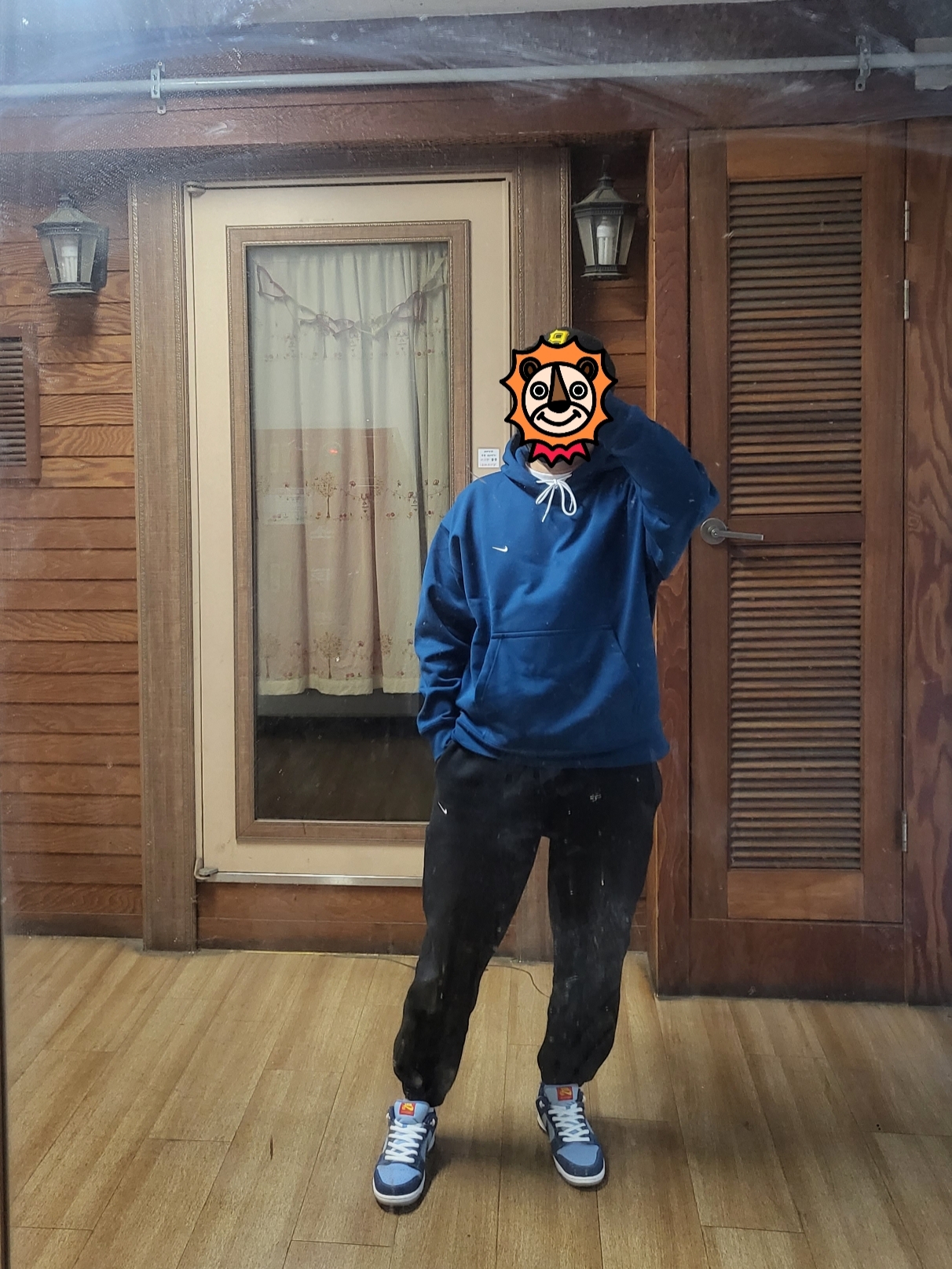 Nike x Why So Sad? SB Dunk Low Pro Coastal Blue, Nike NRG Solo Swoosh Fleece Pants Black White - Asia 착용 스타일