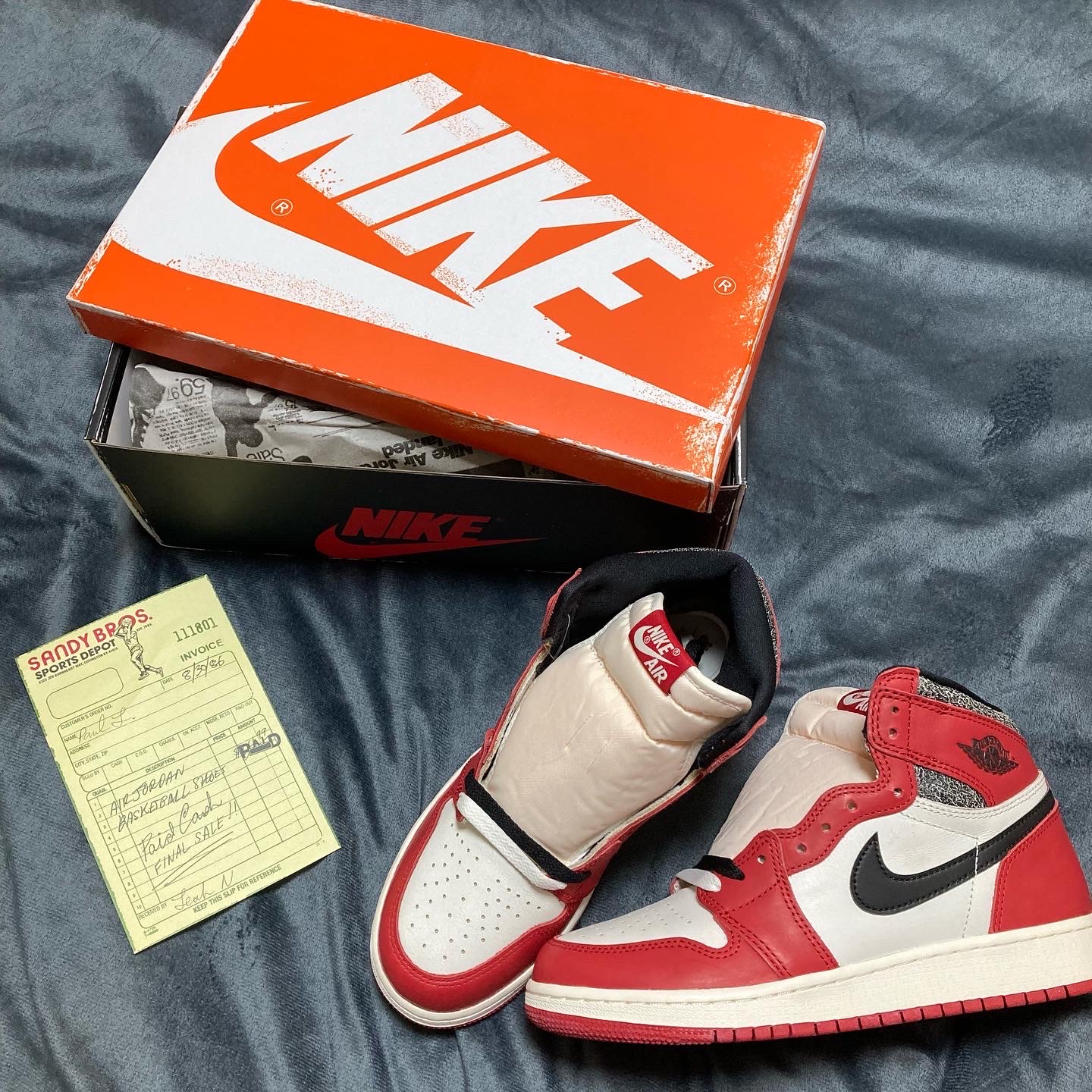 (GS) Jordan 1 Retro High OG Chicago 2022, Jordan 1 Retro High OG Chicago 2022 착용 스타일 - 1