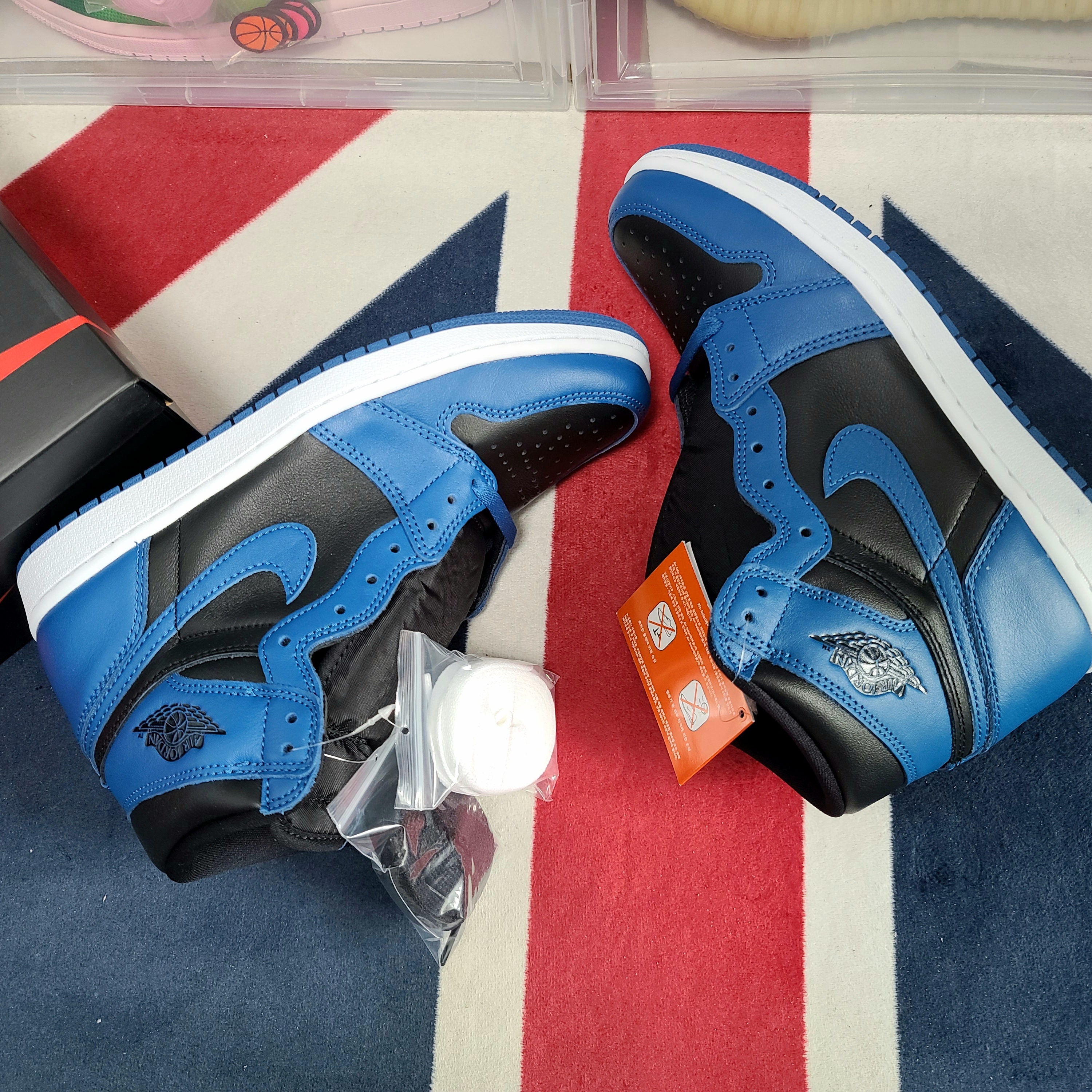 Jordan 1 Retro High OG Dark Marina Blue 착용 스타일 - 2