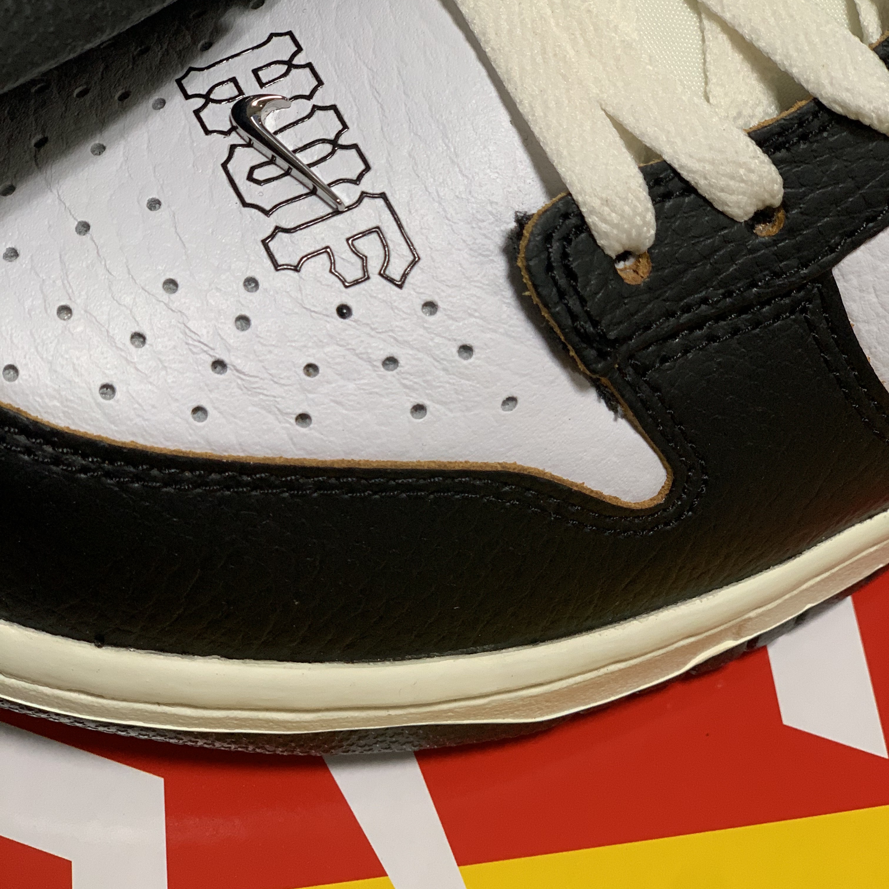 Nike x HUF SB Dunk Low San Francisco 착용 스타일 - 1