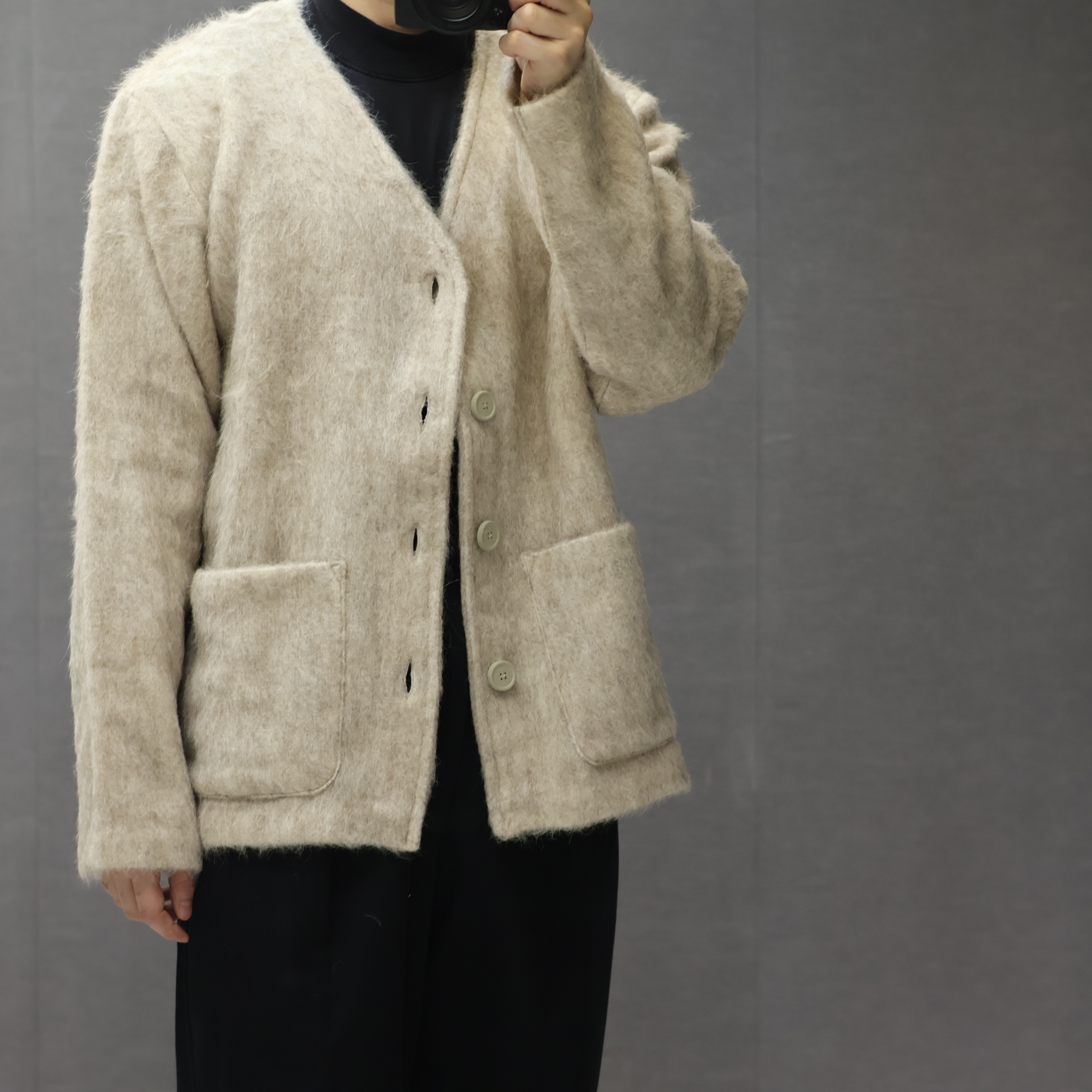 Our Legacy Cardigan Mohair Antique White 착용 스타일 - 2