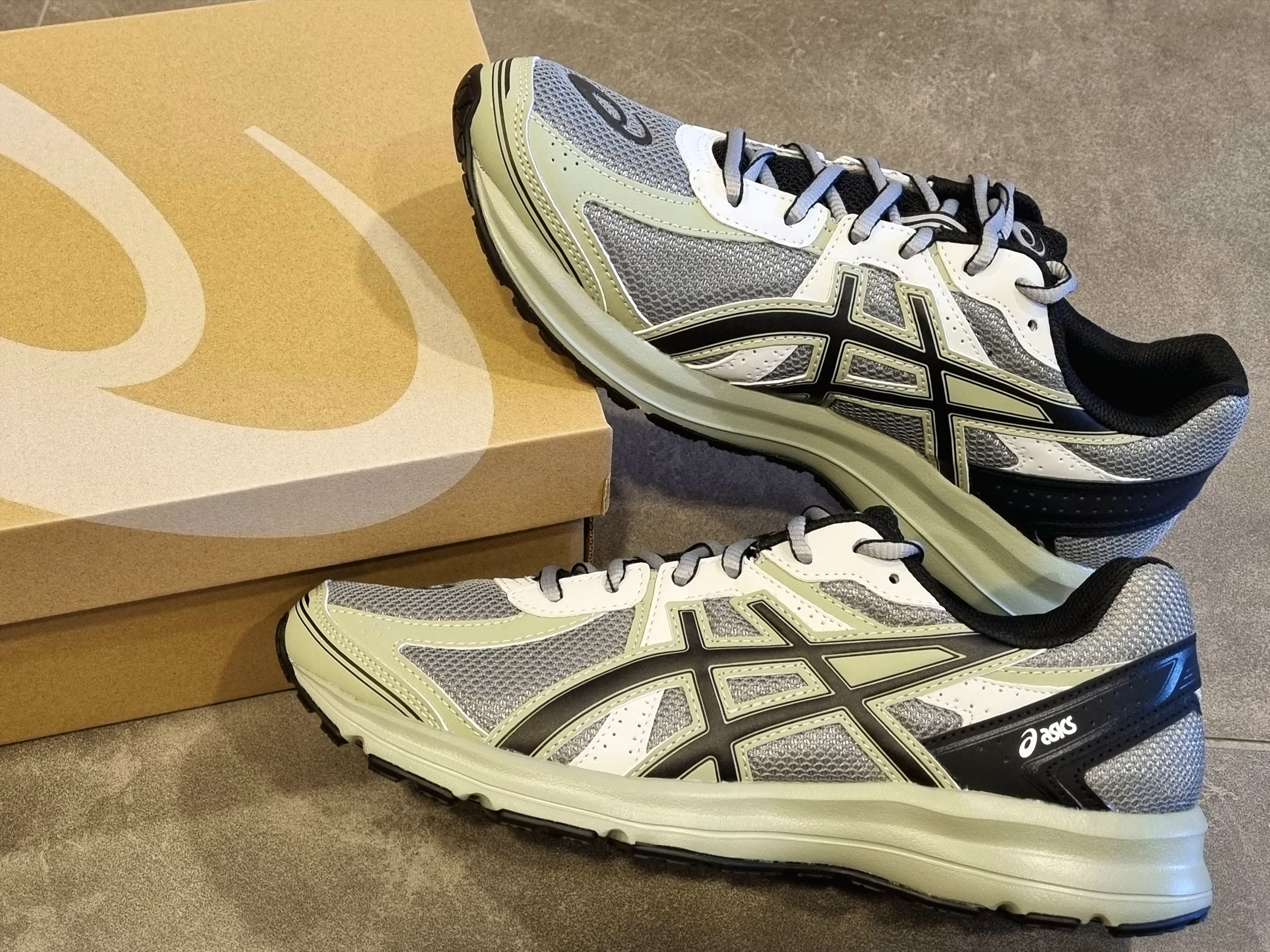 Asics Jog 100 S Sheet Rock - 2E Wide 착용 스타일 - 4