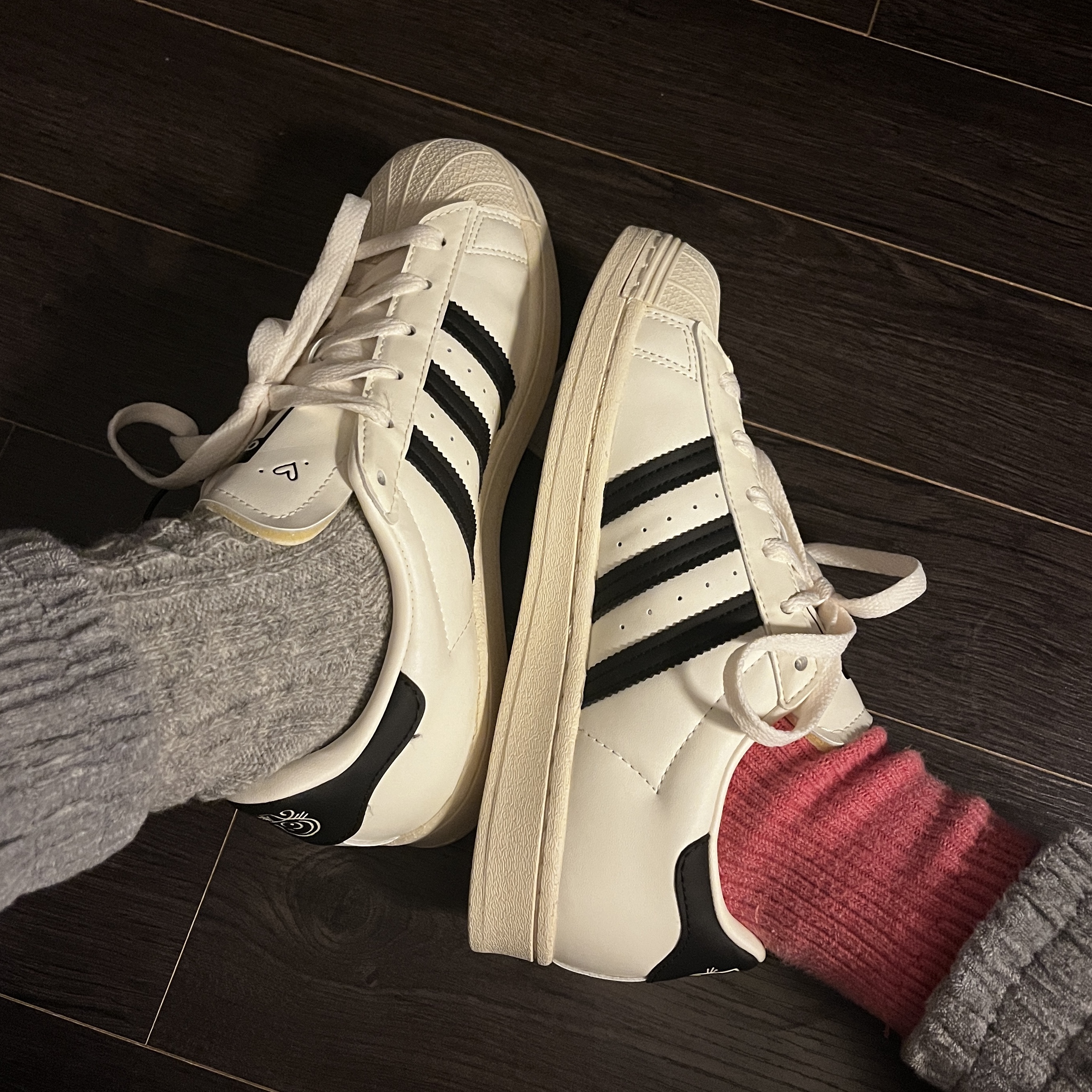 Adidas x Andre Saraiva Superstar Cream White Core Black 착용 스타일
