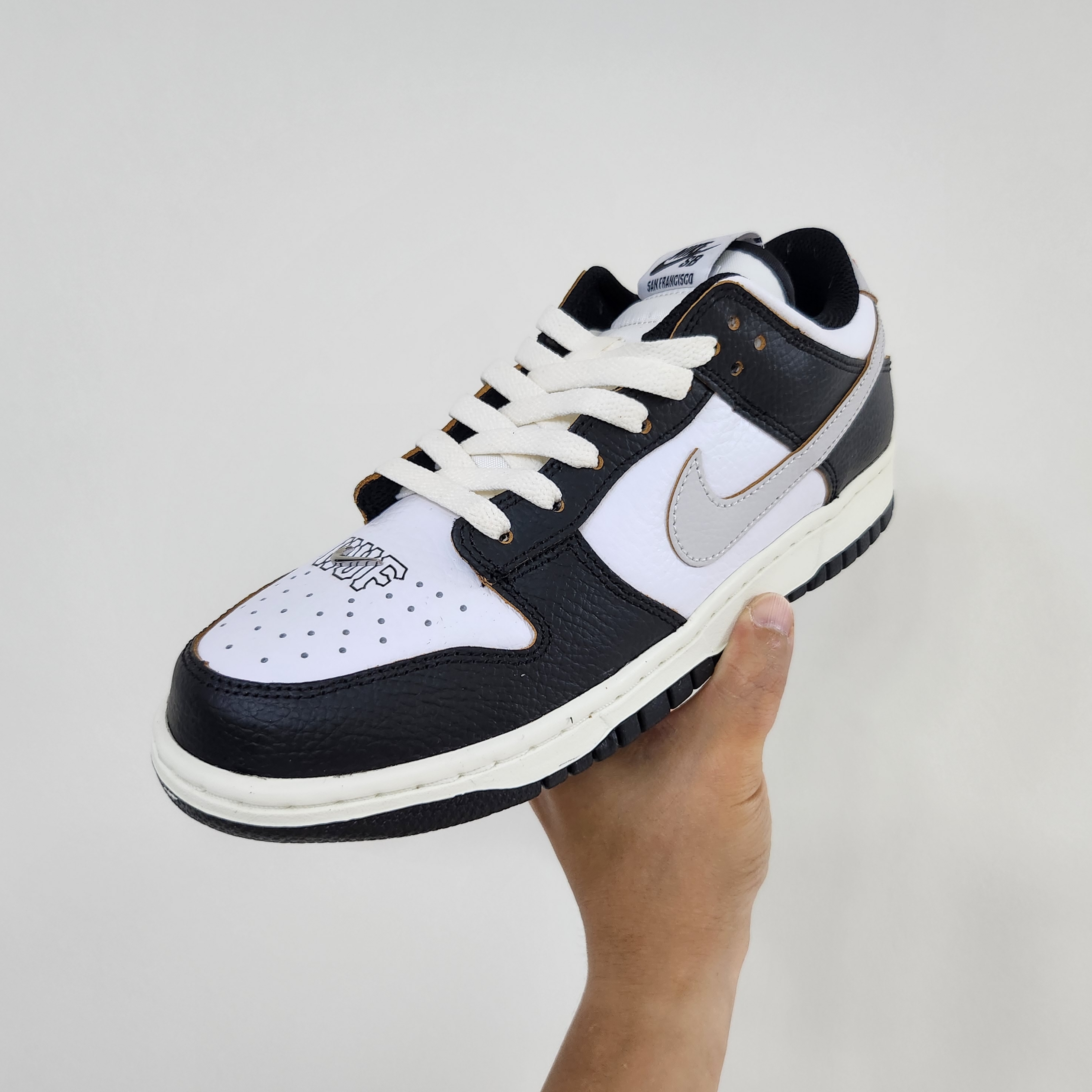 Nike x HUF SB Dunk Low San Francisco 착용 스타일 - 1