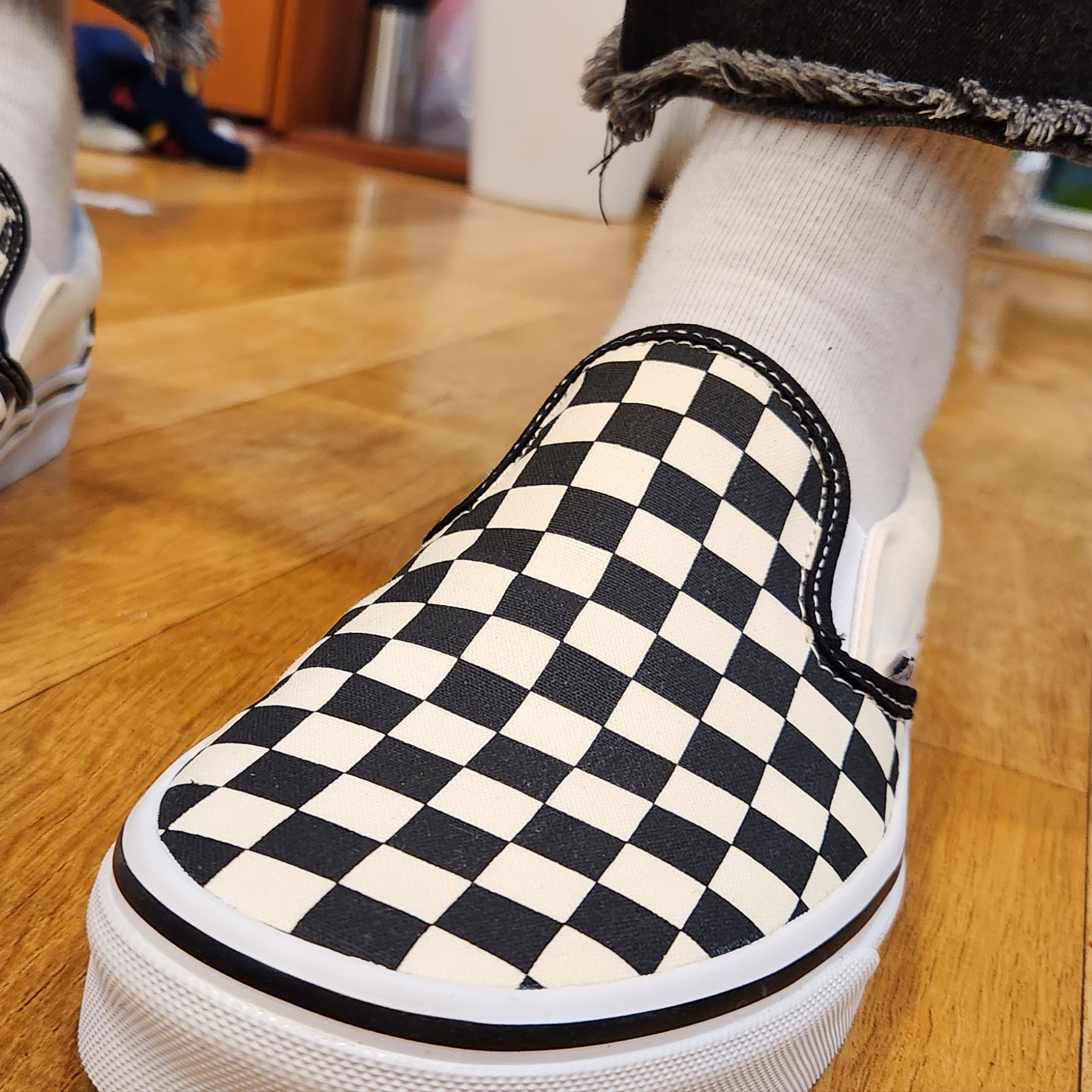 Nike Air Force 1 '07 Low Triple Black, Vans Slip-On Checkerboard 착용 스타일 - 4