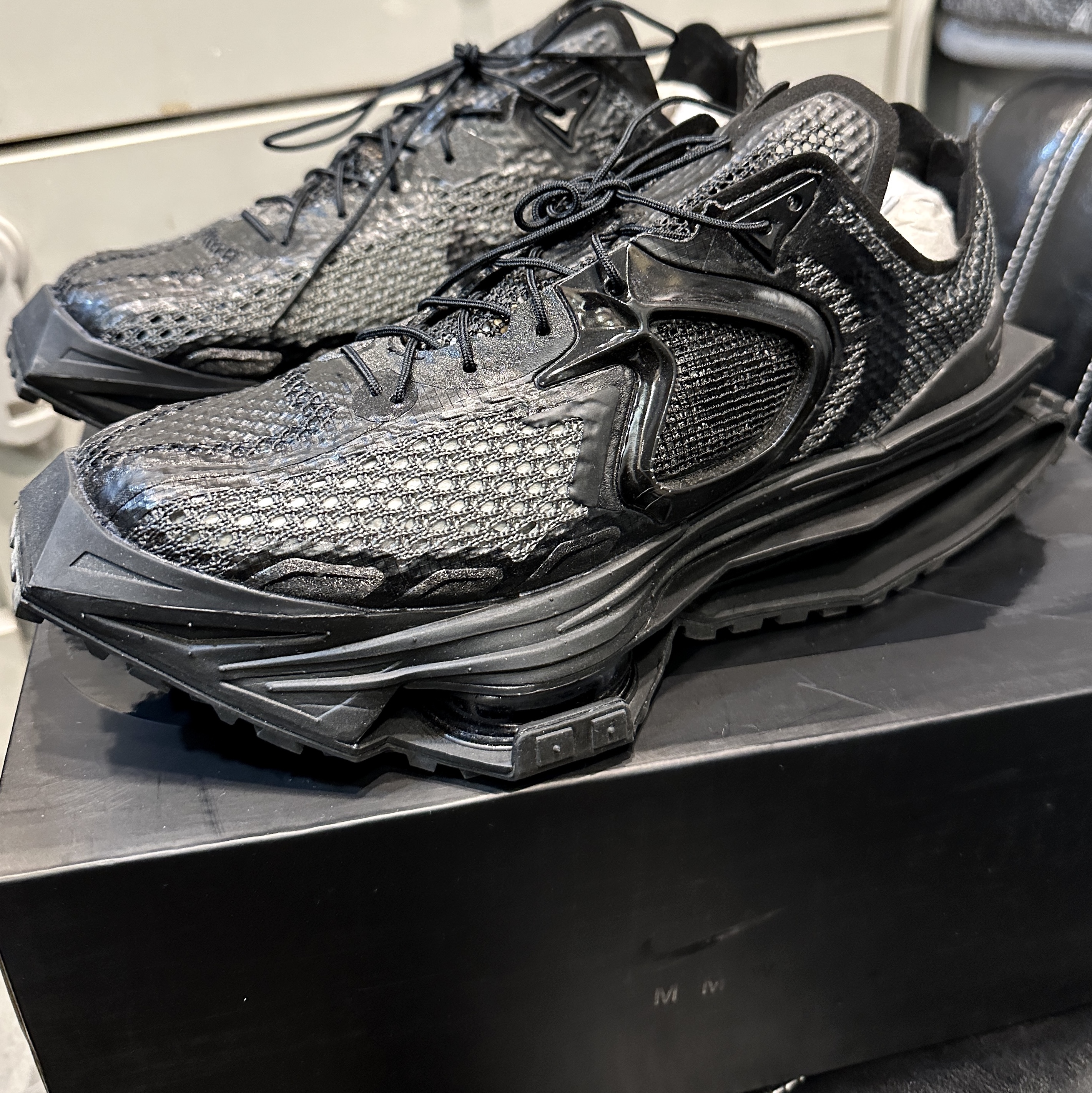Nike x Matthew M Williams Zoom 004 Triple Black 착용 스타일