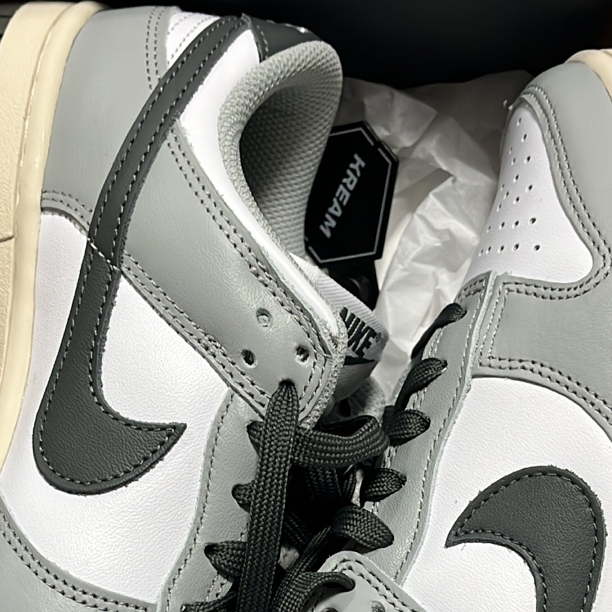 (W) Nike Dunk Low Light Smoke Grey 착용 스타일 - 2