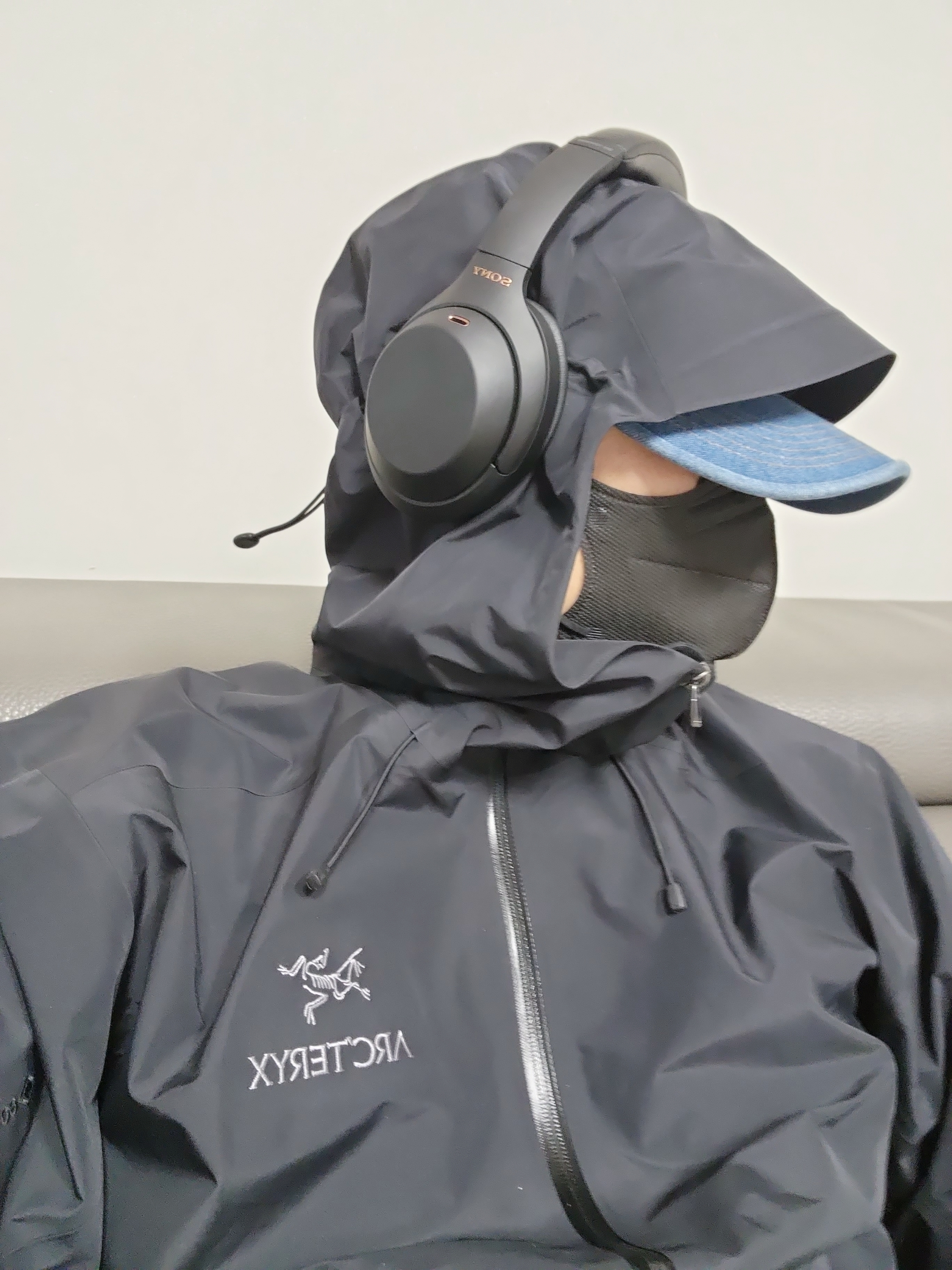 Arc'teryx Beta LT Jacket Black, Supreme Washed Chino Twill Camp Cap Denim - 22FW 착용 스타일 - 2