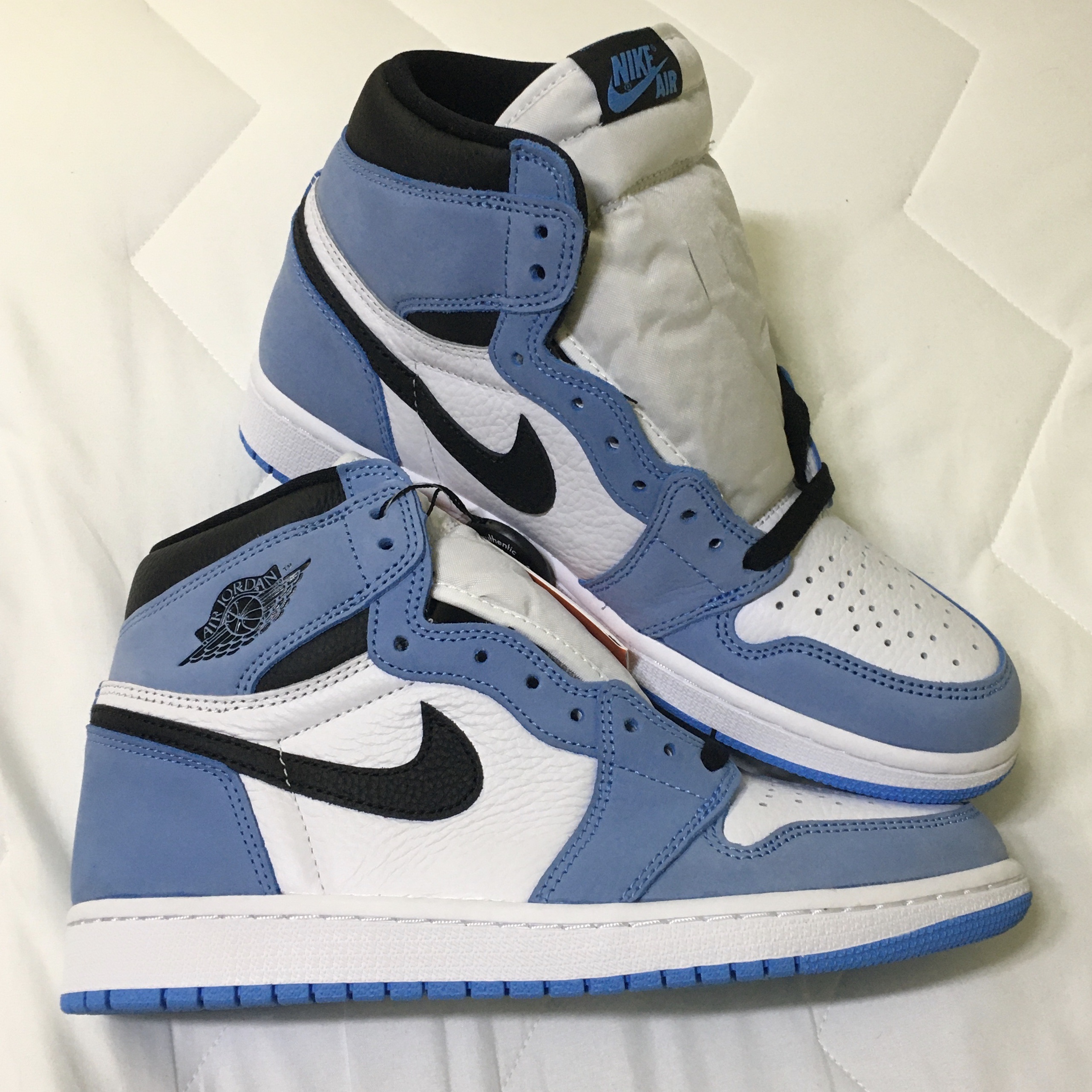 Jordan 1 Retro High OG University Blue 착용 스타일
