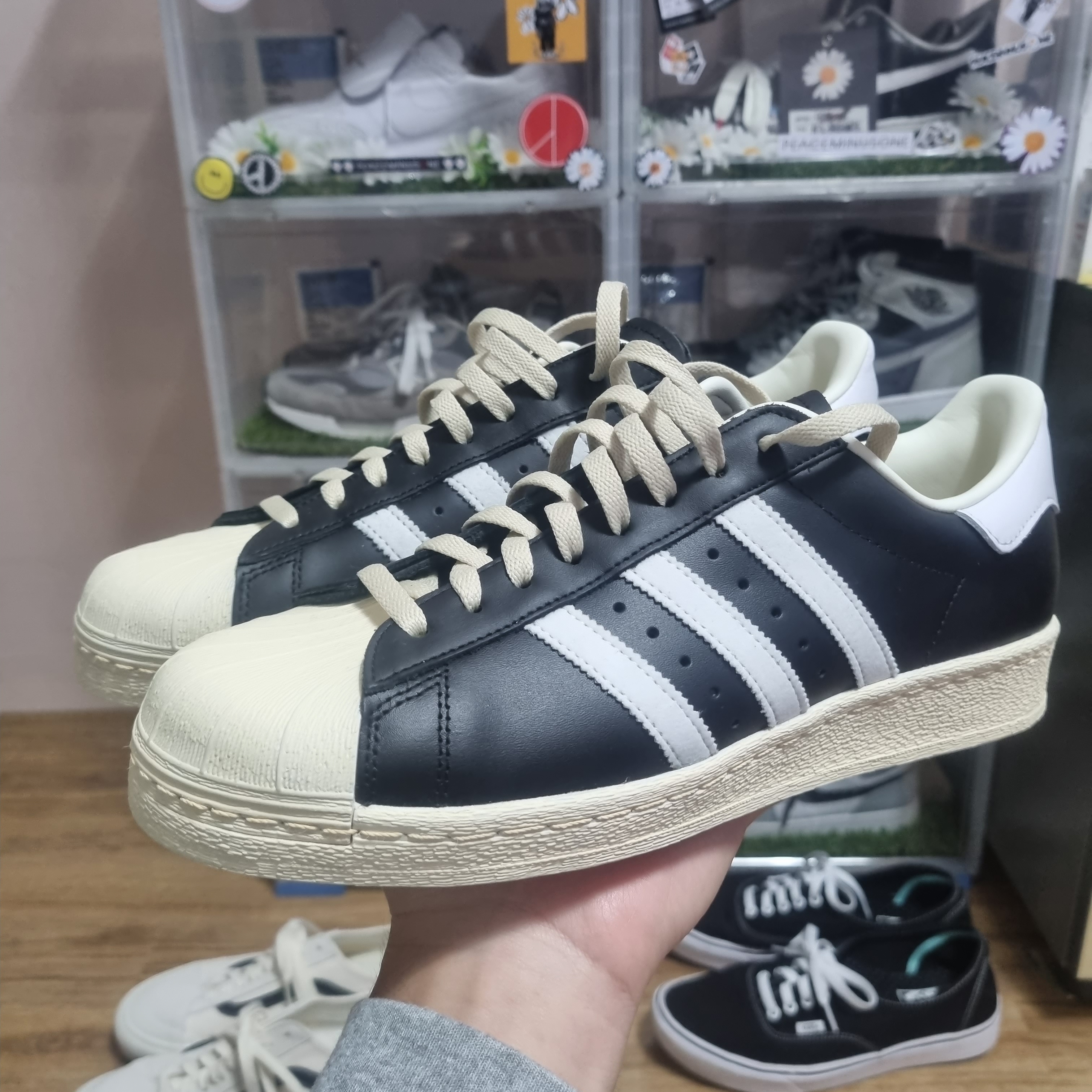 Adidas Superstar 82 FI Core Black 착용 스타일 - 3