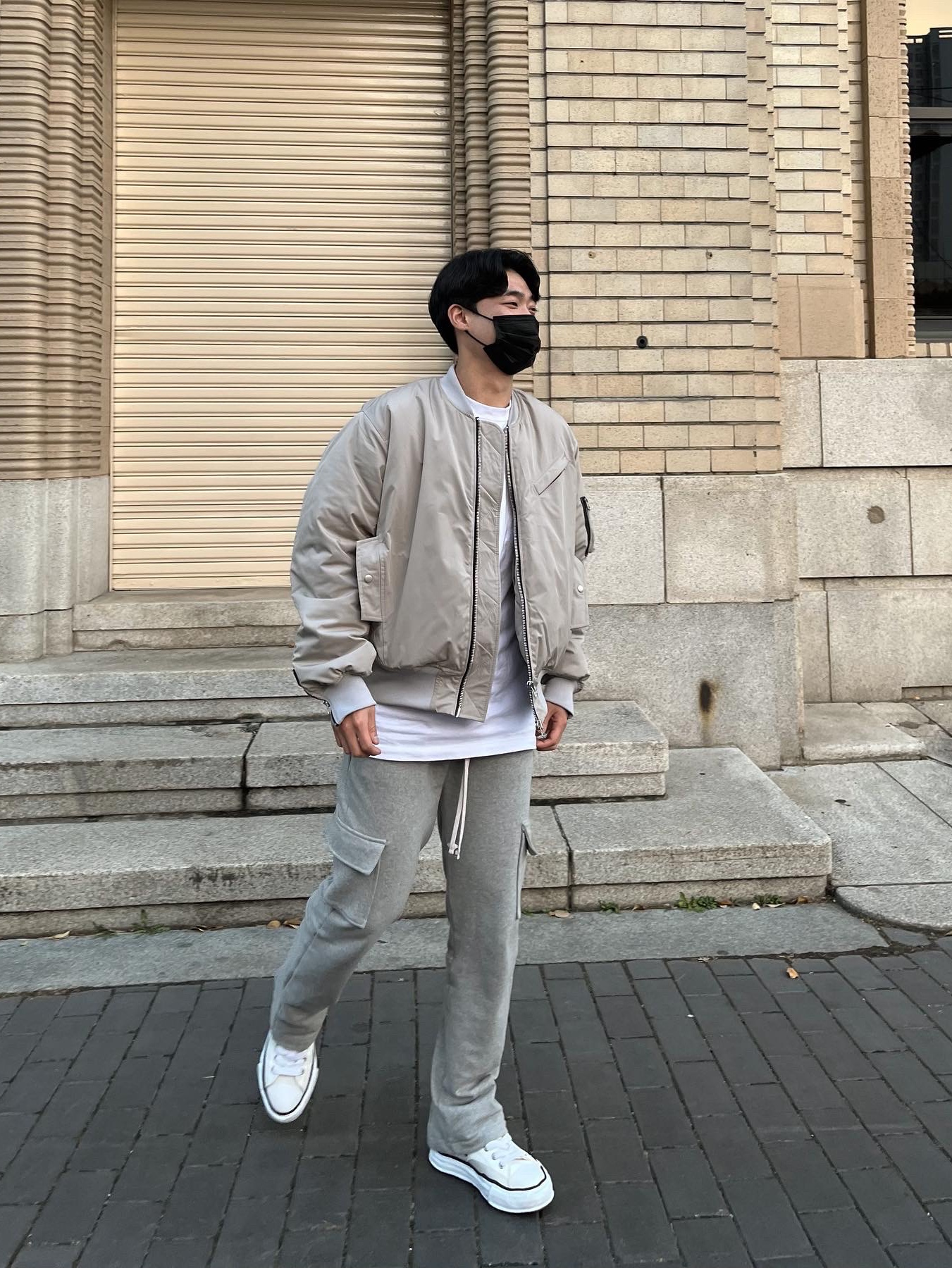 Maison Mihara Yasuhiro Peterson OG Sole Canvas Low Sneakers White 착용 스타일 - 3