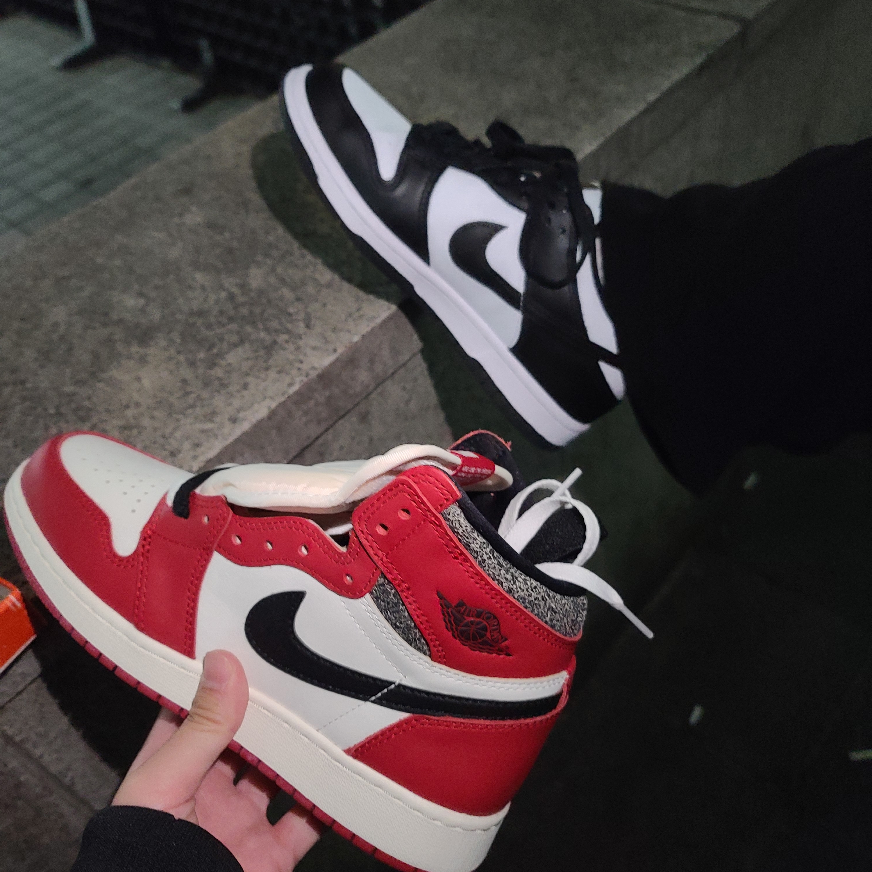 (GS) Jordan 1 Retro High OG Chicago 2022, (GS) Nike Dunk Low Black 착용 스타일