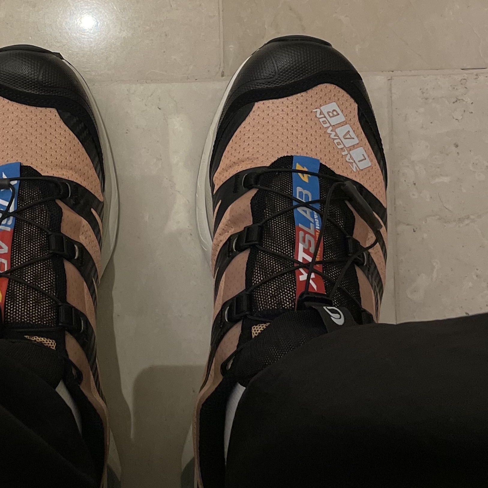 Salomon XT-4 Tobacco Brown 착용 스타일