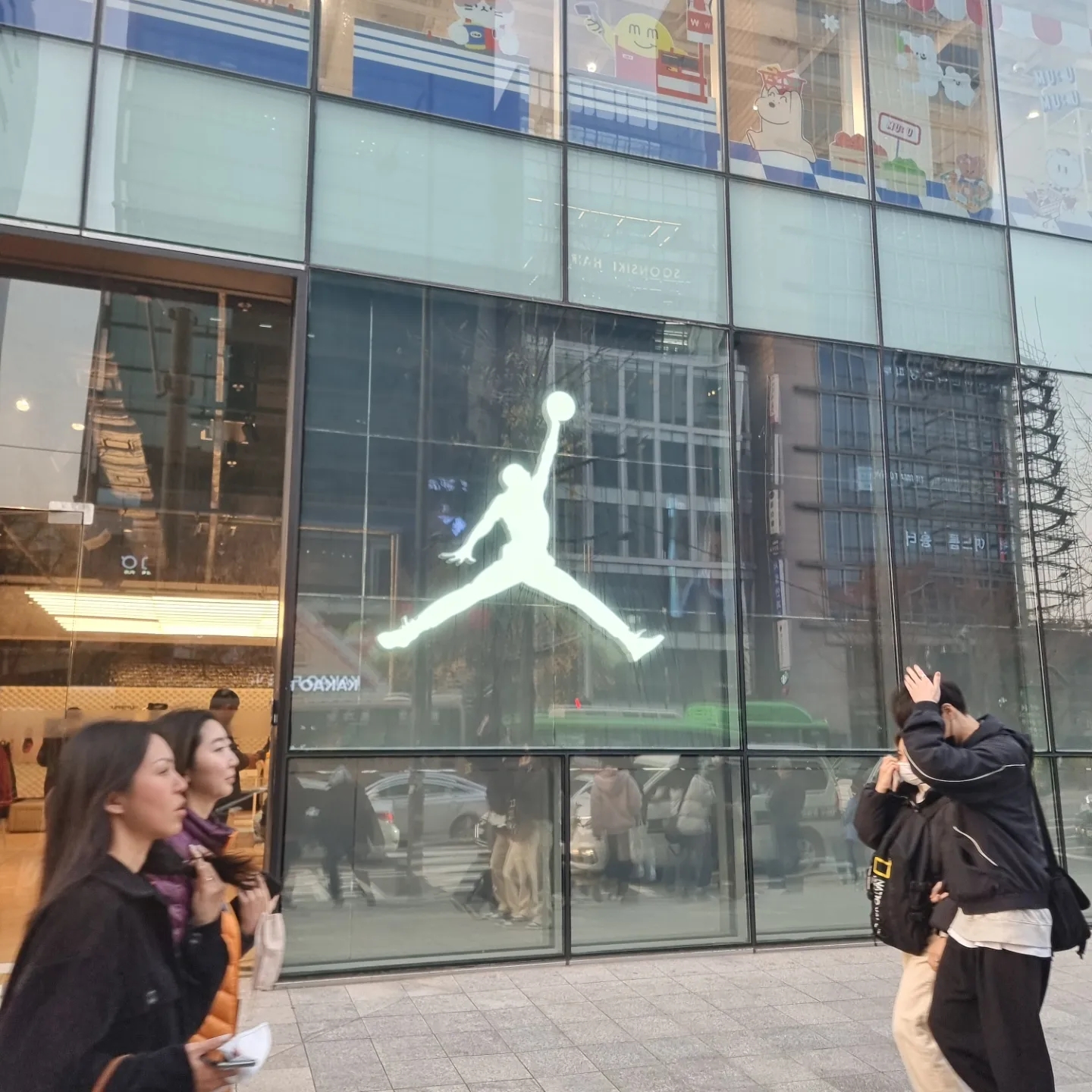 Jordan 1 x Travis Scott x Fragment Retro High OG SP Military Blue, Nike Dunk Low Retro Black 착용 스타일 - 2