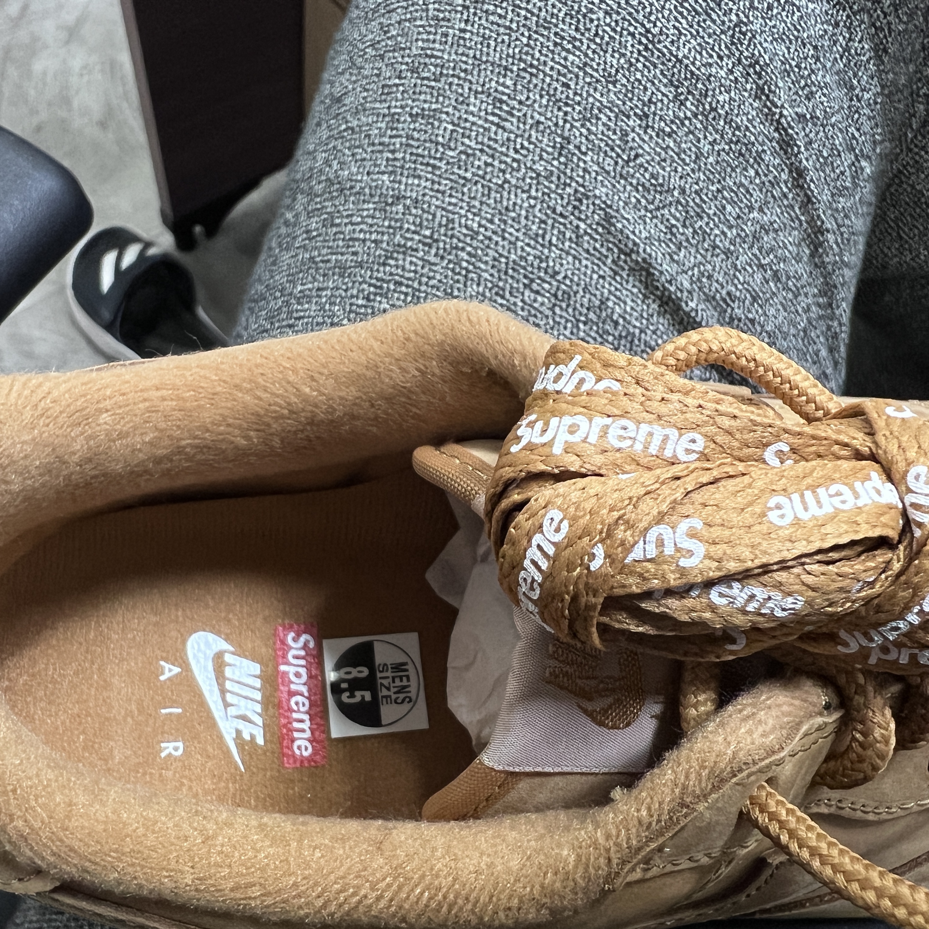 Nike x Supreme Air Force 1 Low Flax 착용 스타일 - 3