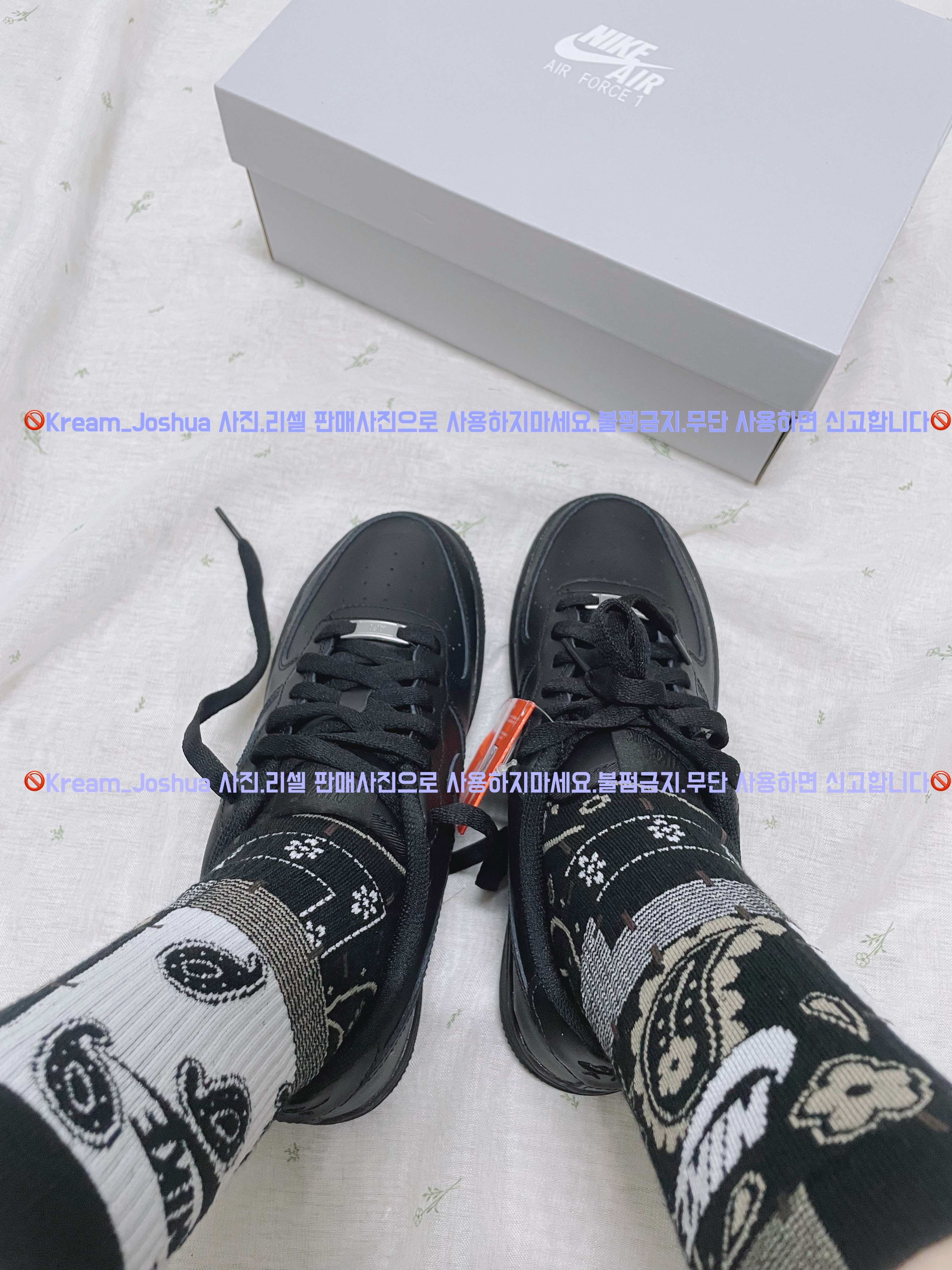 Nike Air Force 1 '07 Low Triple Black, (W) Nike Air Force 1 '07 Low Triple Black 착용 스타일 - 4