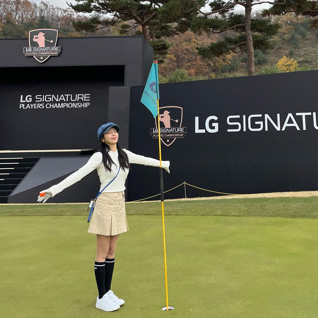 Jordan 1 Low Golf Triple White 착용 스타일 - 3