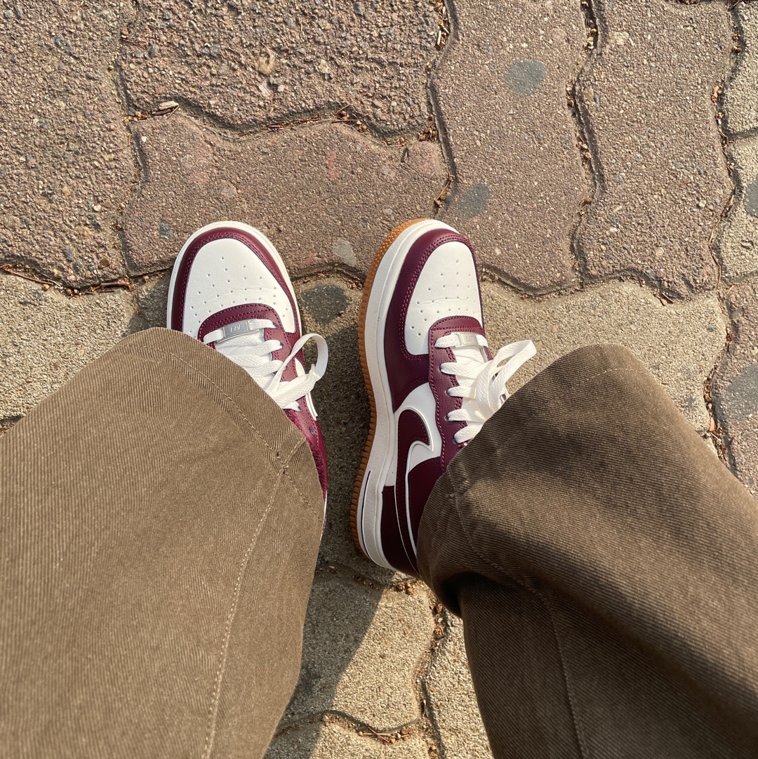(GS) Nike Air Force 1 LV8 3 Night Maroon 착용 스타일