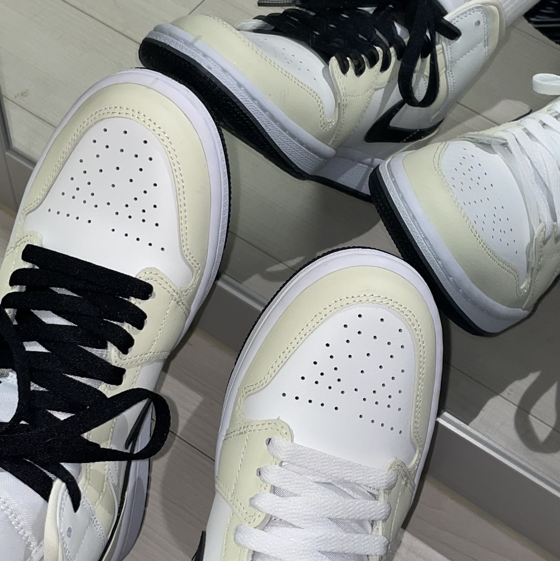 (W) Jordan 1 Mid Coconut Milk 착용 스타일 - 2