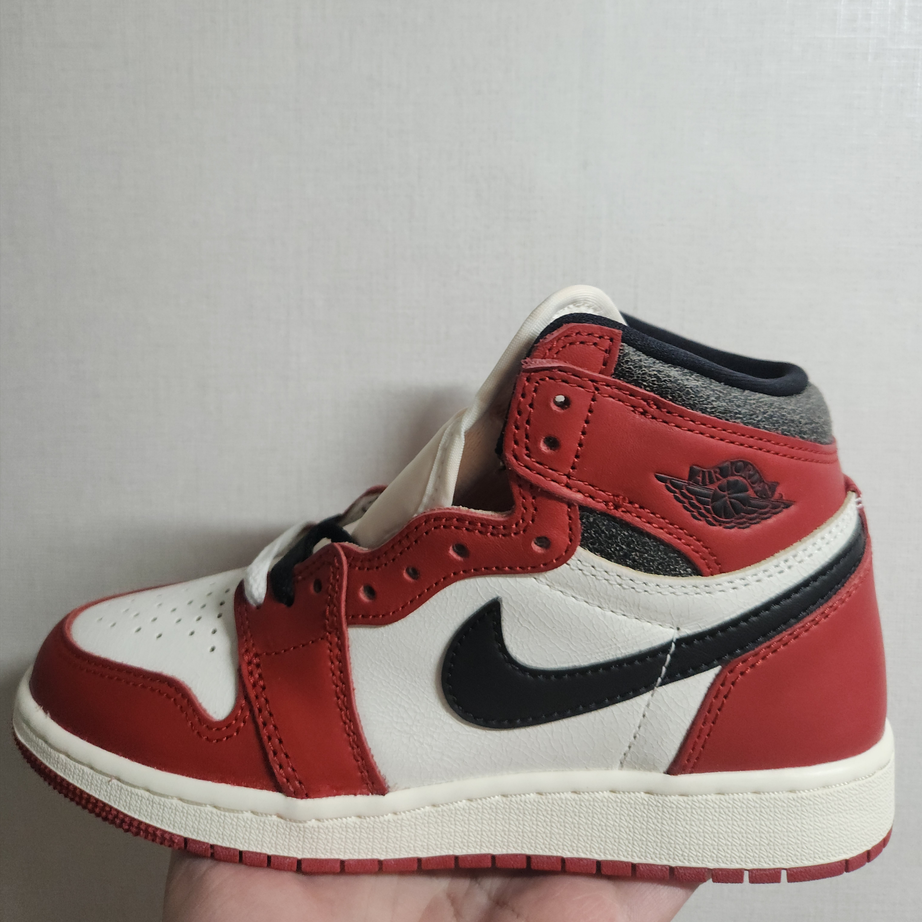 (GS) Jordan 1 Retro High OG Chicago 2022 착용 스타일 - 1