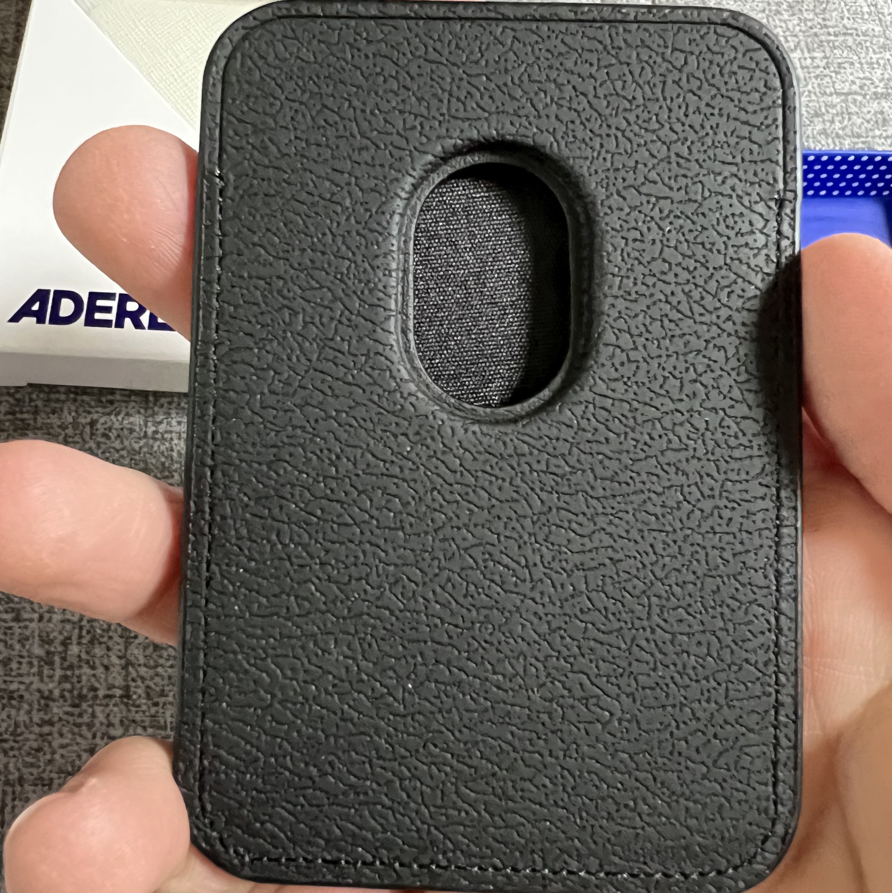 Casetify x Ader Error Magsafe Wallet Noir, Casetify x Ader Error iPhone Tube Magsafe Case Blue 착용 스타일 - 2