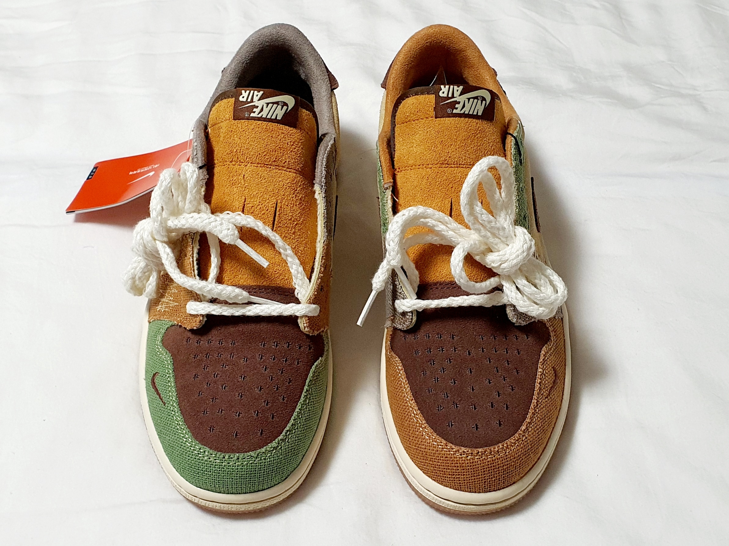 Jordan 1 x Zion Williamson Retro Low OG Flax and Oil Green 착용 스타일 - 4