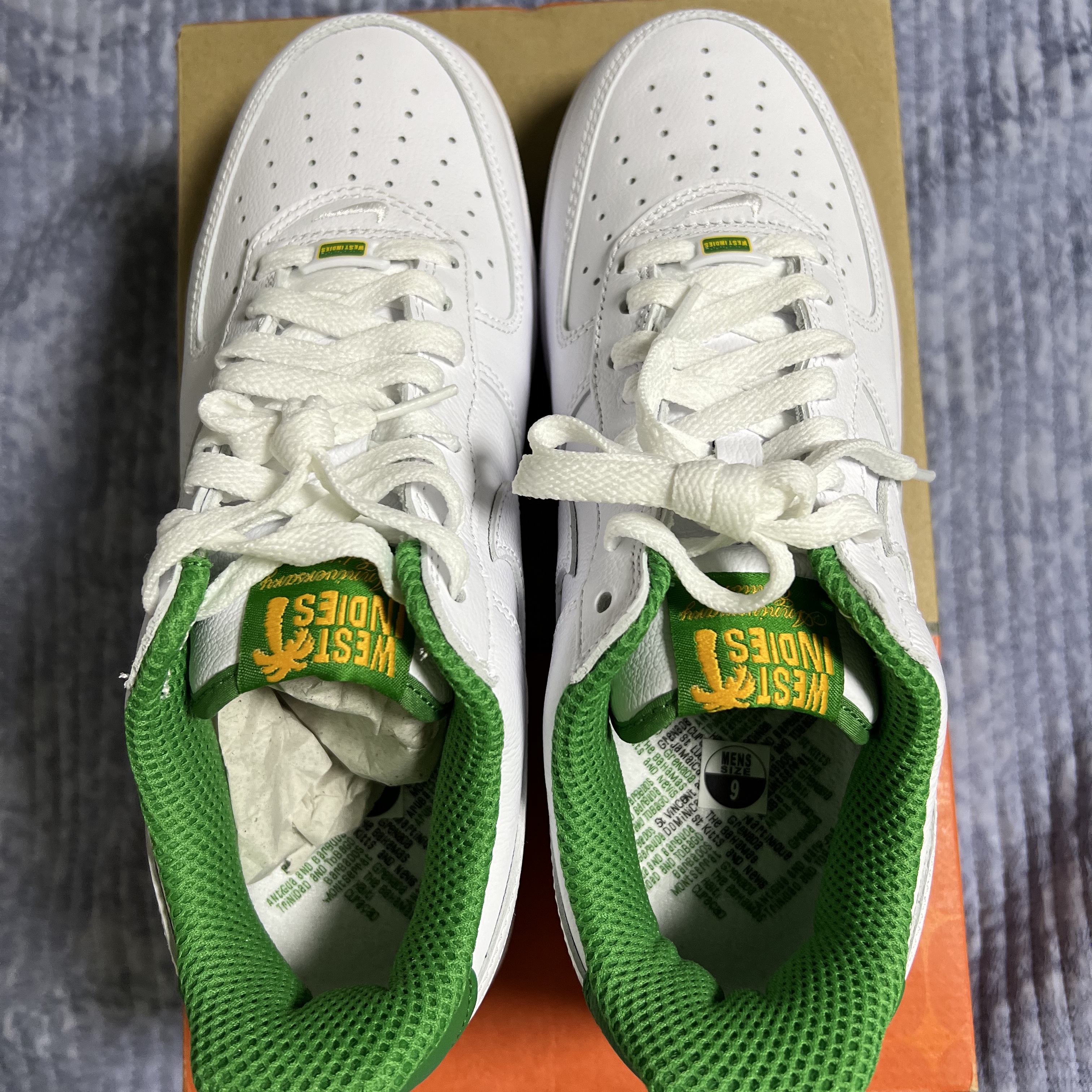 Nike Air Force 1 Low Retro QS West Indies Classic Green 착용 스타일 - 1