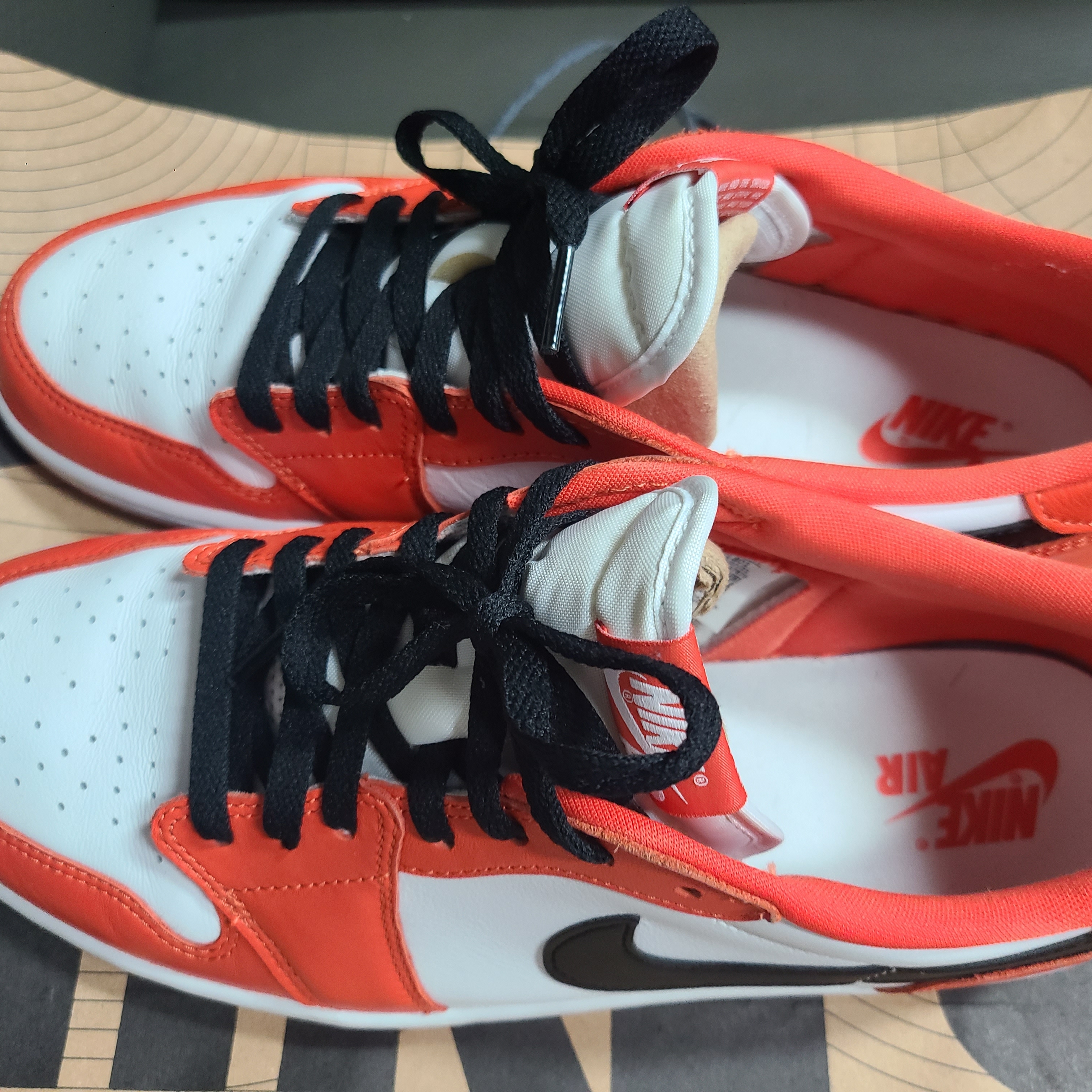 Jordan 1 Low OG Starfish 착용 스타일