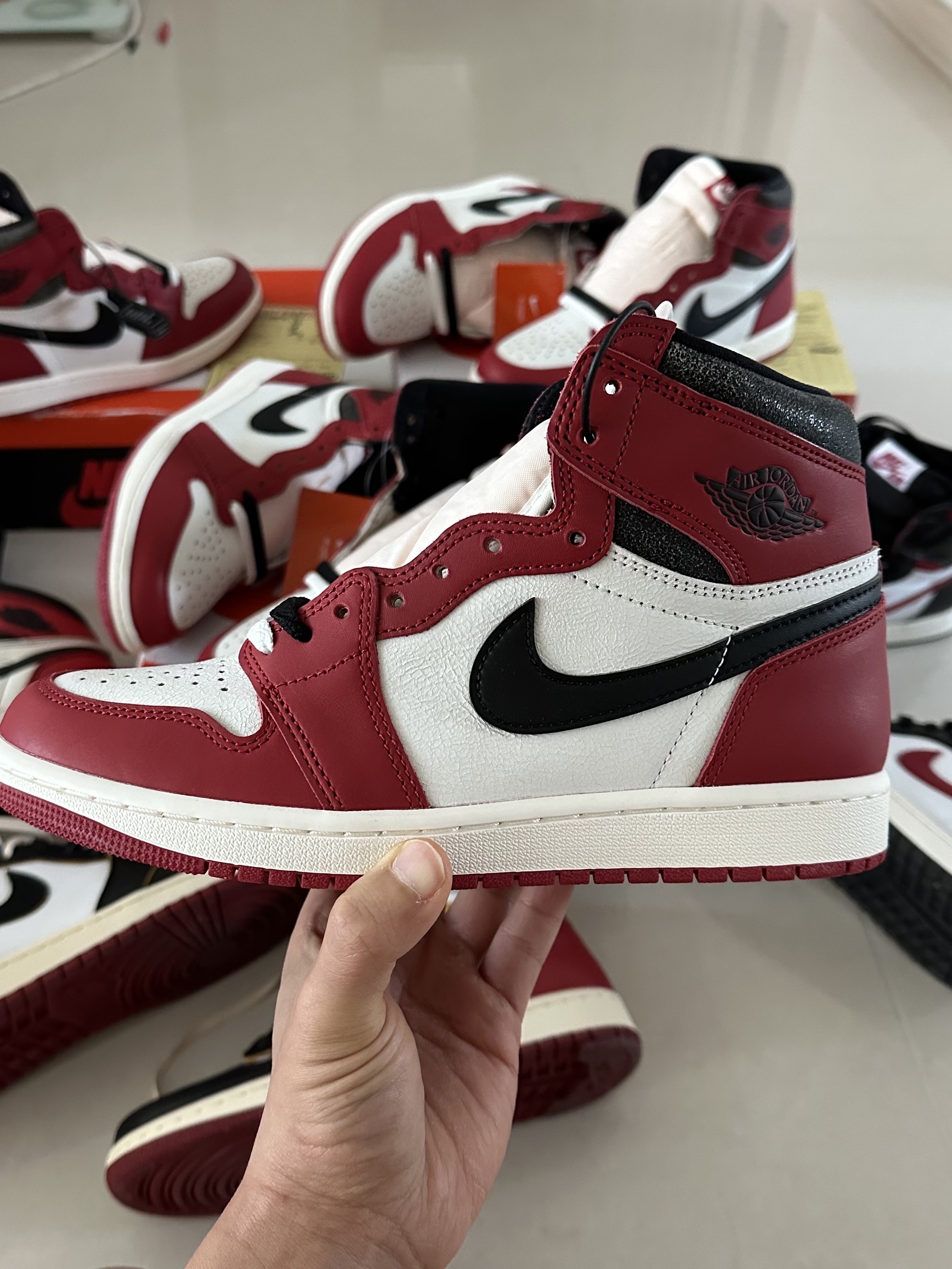 Jordan 1 Retro High OG Chicago 2022, Jordan 1 Retro High OG Defiant SB LA to Chicago 착용 스타일 - 1