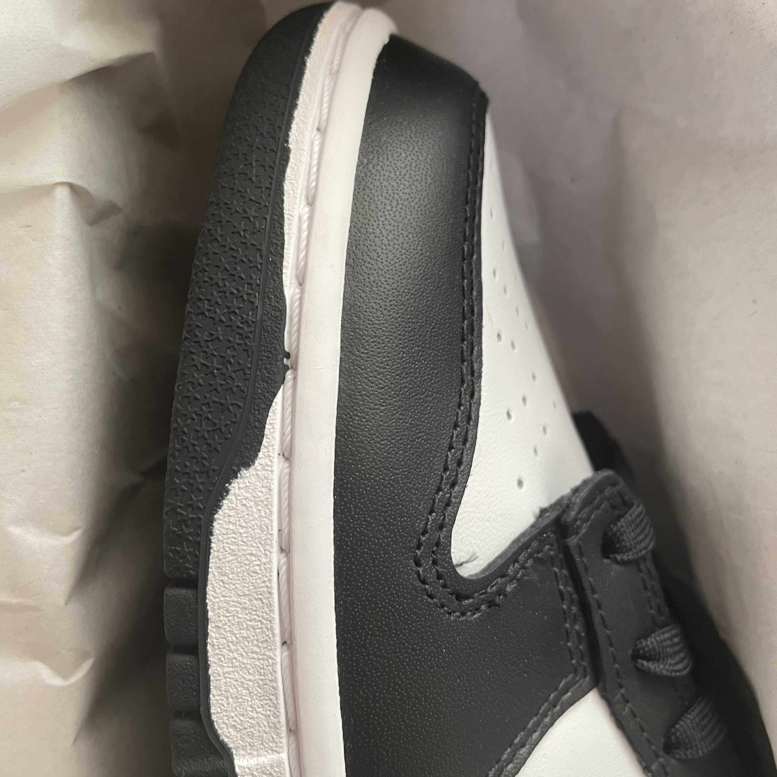 Nike Dunk Low Retro Black 착용 스타일