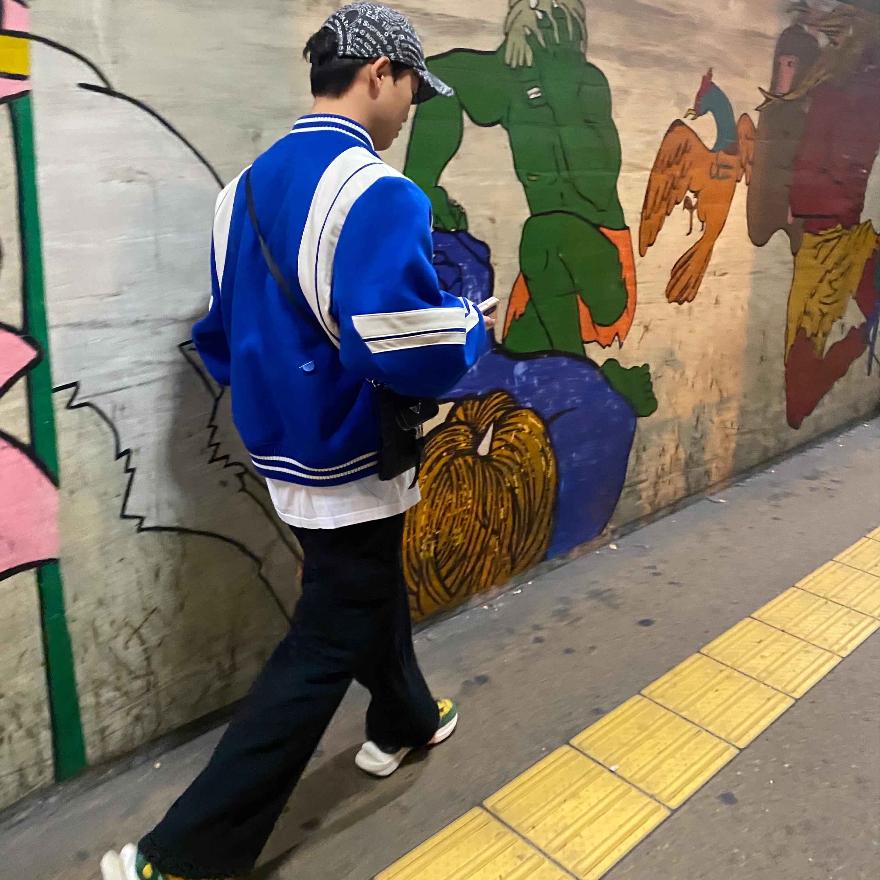 Ader Error Twit Jumper Blue, Nike x Sacai VaporWaffle Tour Yellow & Gorge Green Sail 착용 스타일
