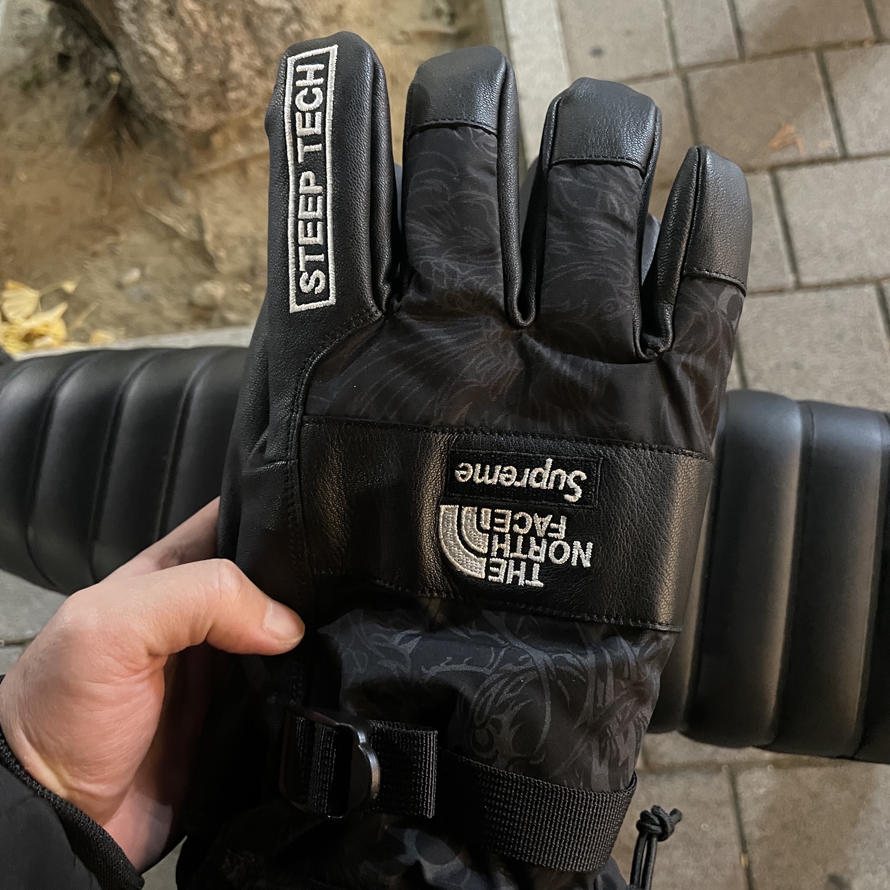 初回限定】【初回限定】Supreme The North Face Steep Tech Gloves