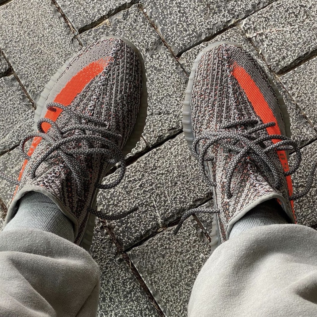 Adidas Yeezy Boost 350 V2 Beluga 착용 스타일