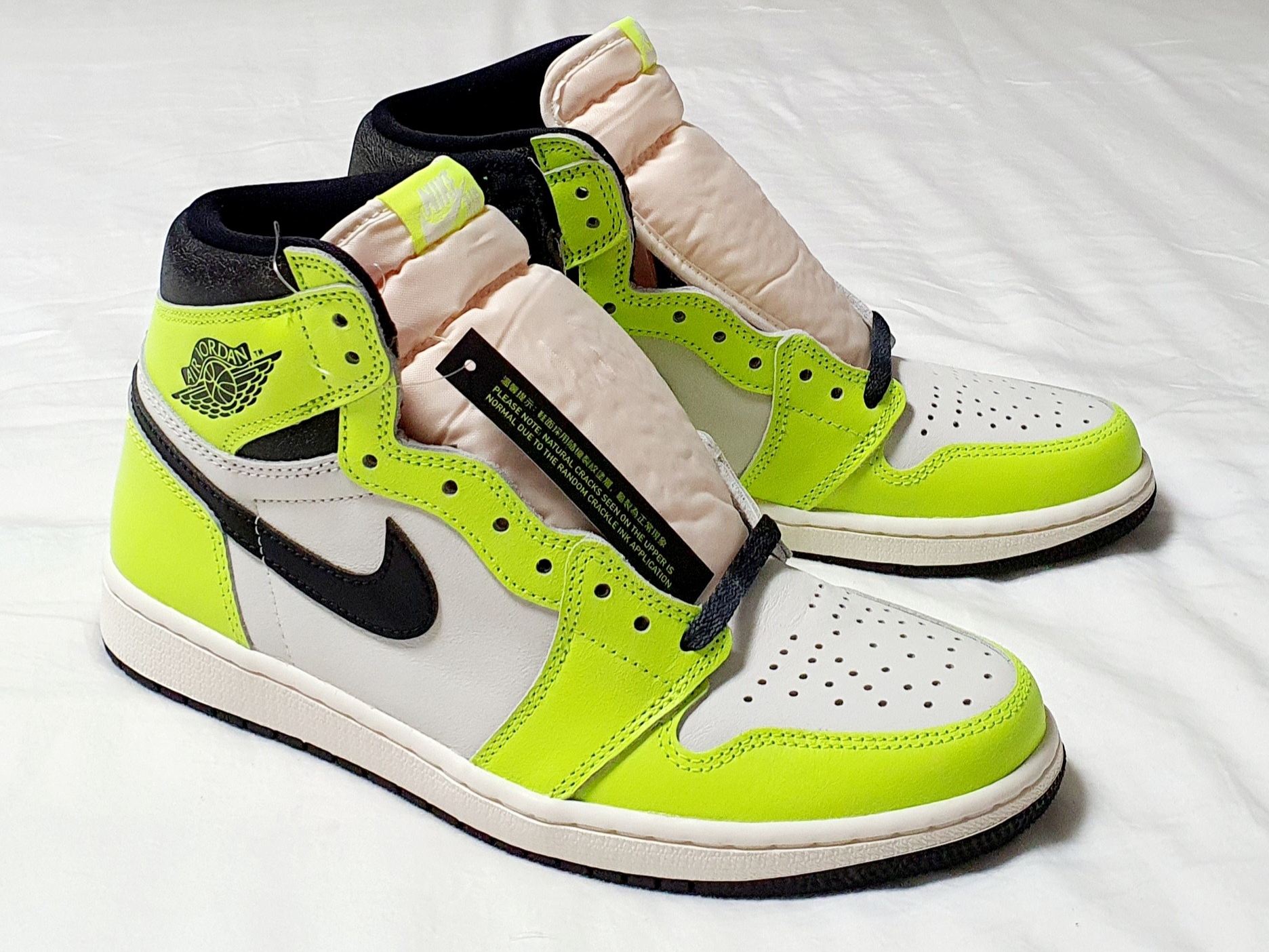Jordan 1 Retro High OG Volt 착용 스타일 - 1
