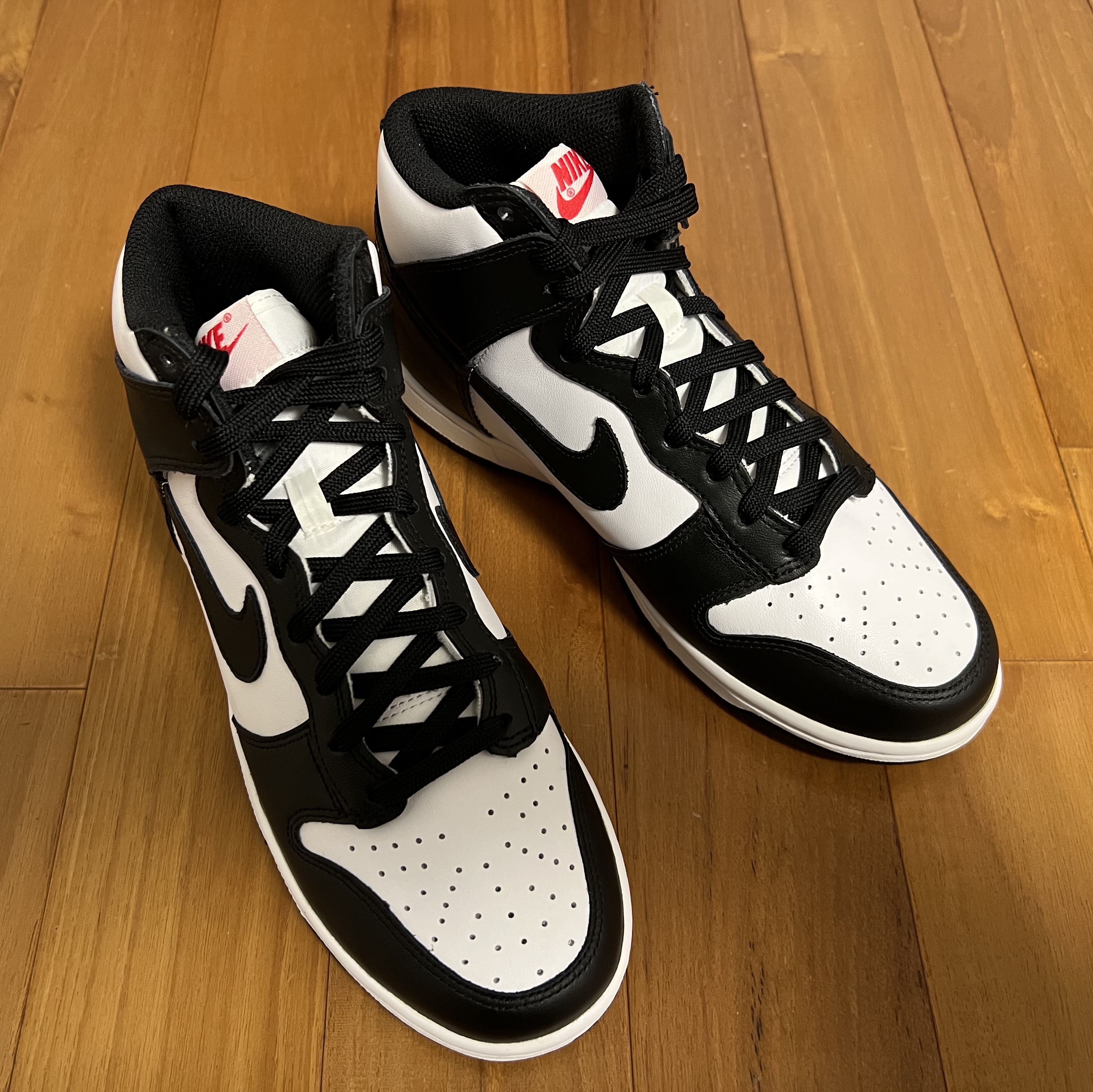 (W) Nike Dunk High Black and White 착용 스타일