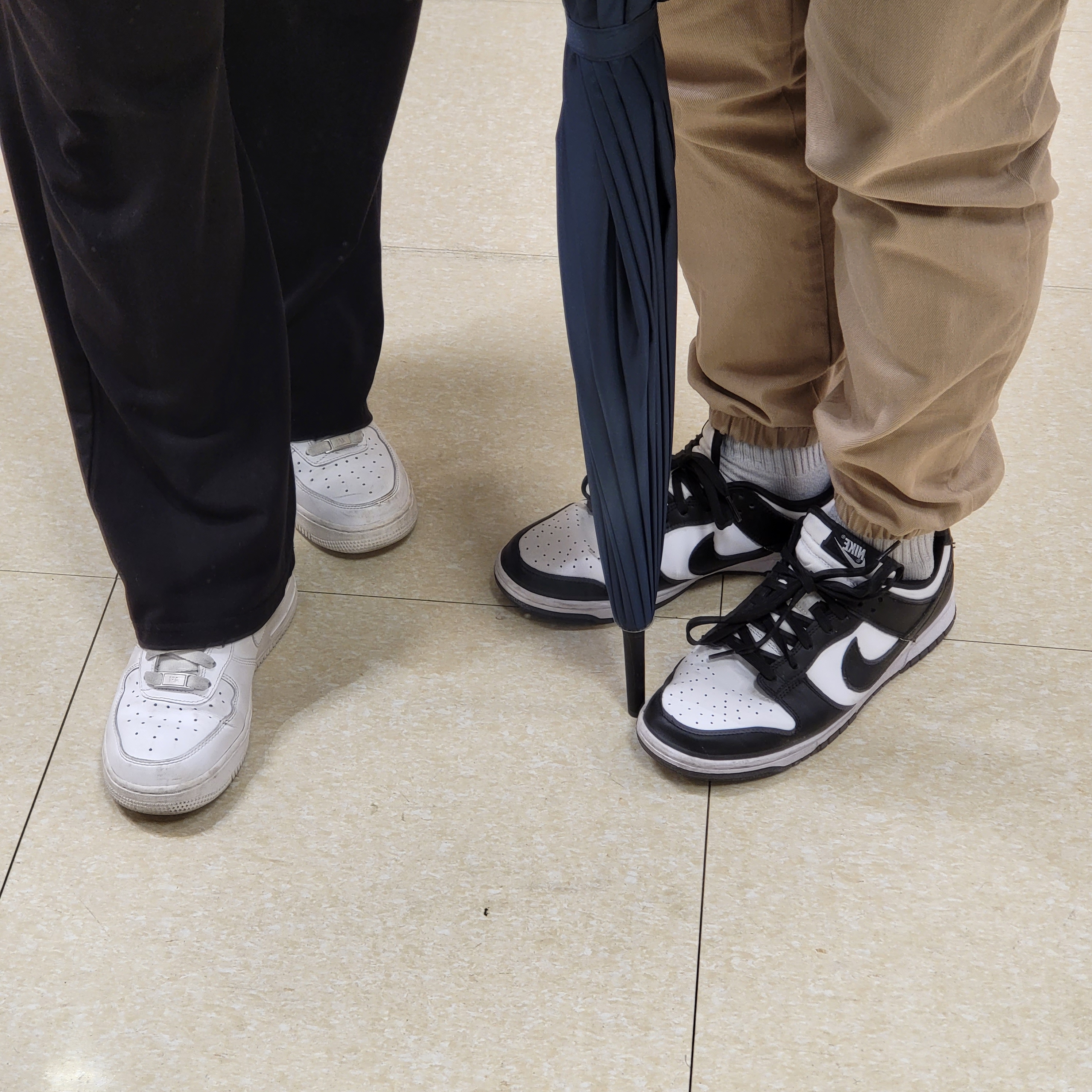 (W) Nike Air Force 1 '07 Low White, Nike Dunk Low Retro Black 착용 스타일