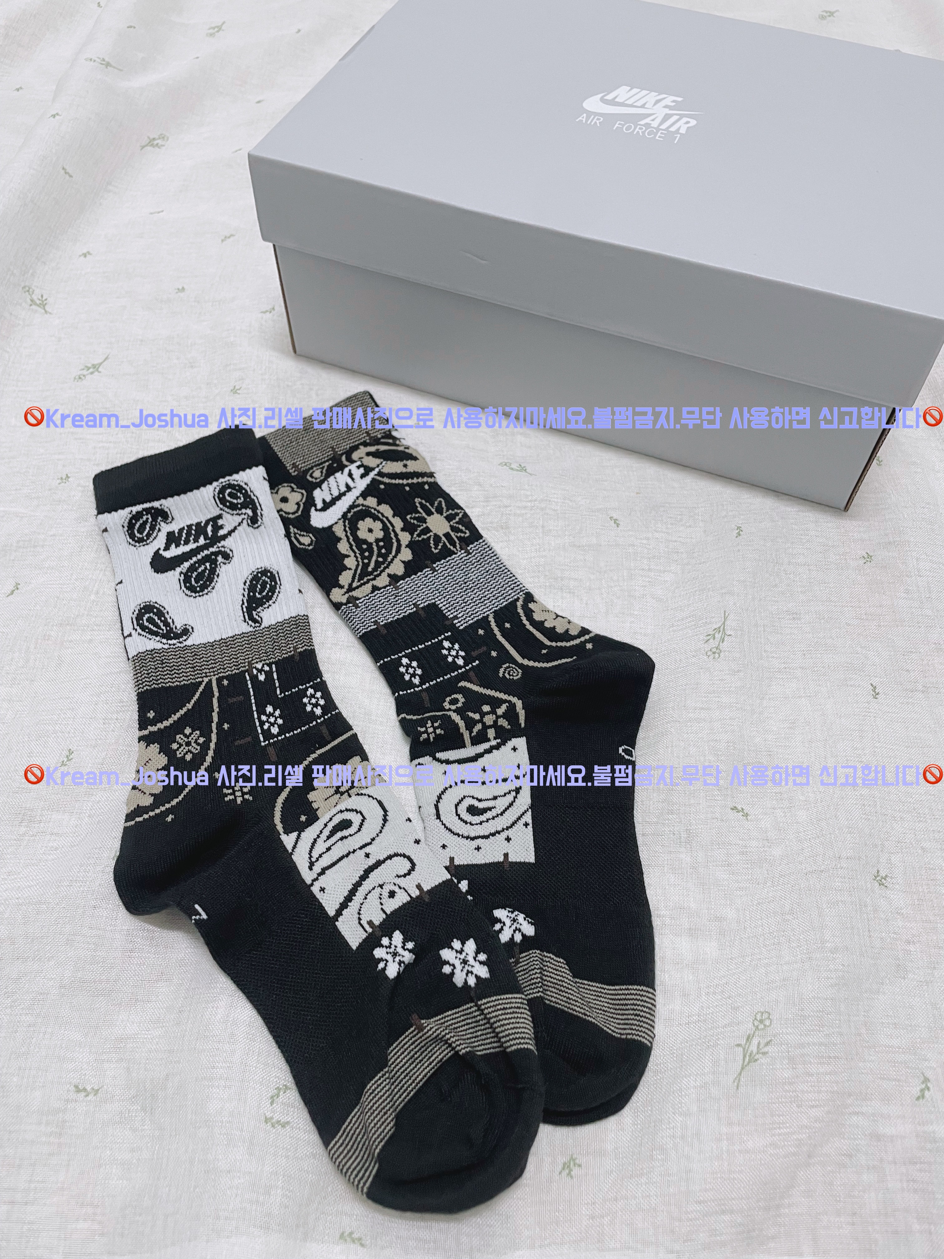 Nike Air Force 1 '07 Low Triple Black, (W) Nike Air Force 1 '07 Low Triple Black 착용 스타일 - 5