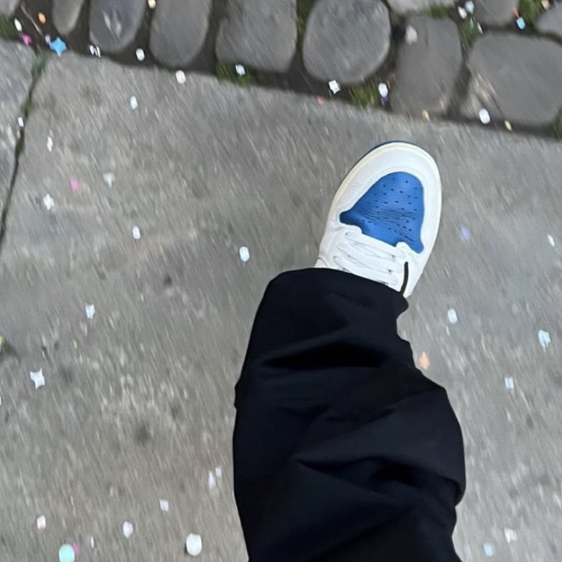 Jordan 1 x Travis Scott x Fragment Retro High OG SP Military Blue 착용 스타일