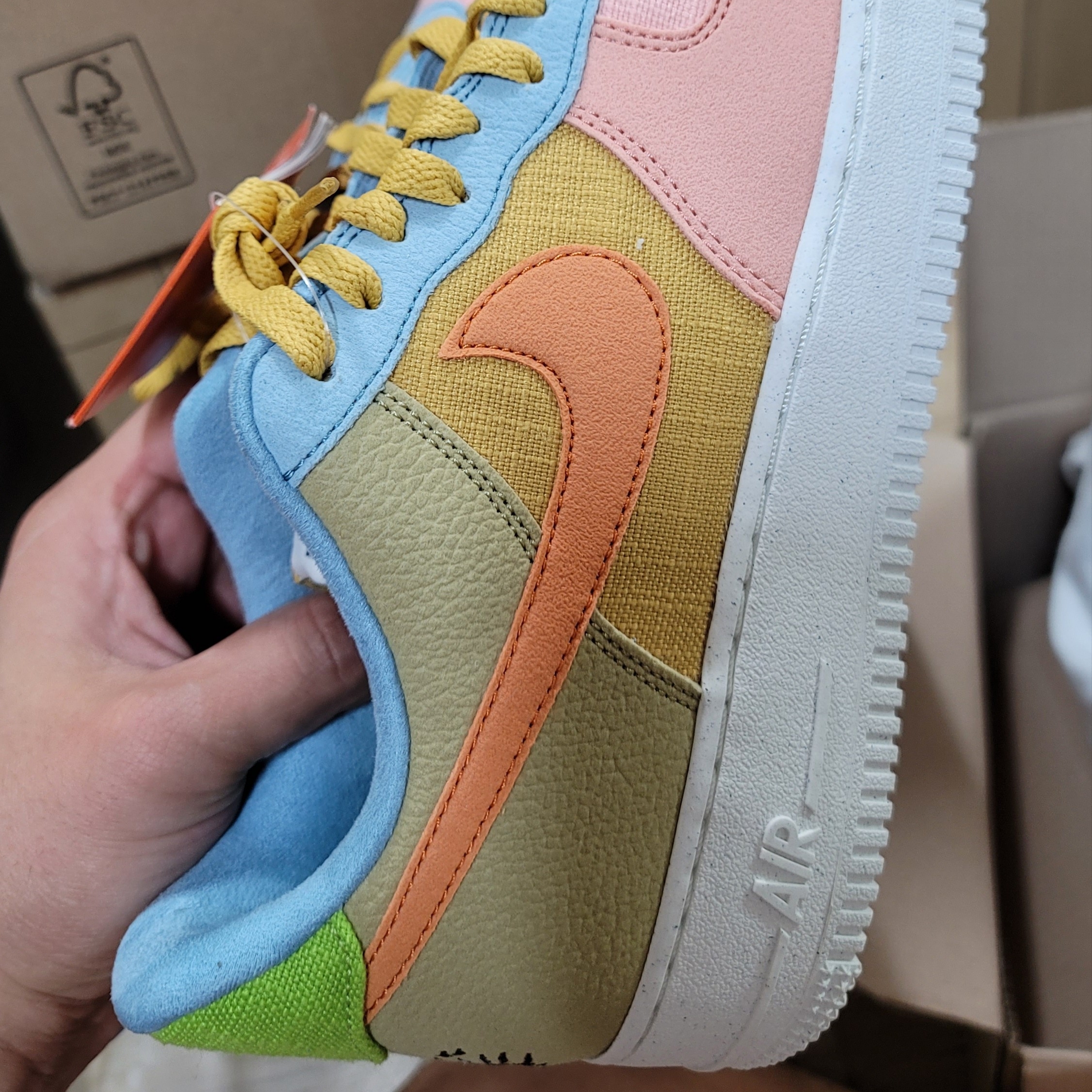 Nike Air Force 1 '07 LV8 Next Nature Sun Club 착용 스타일 - 2