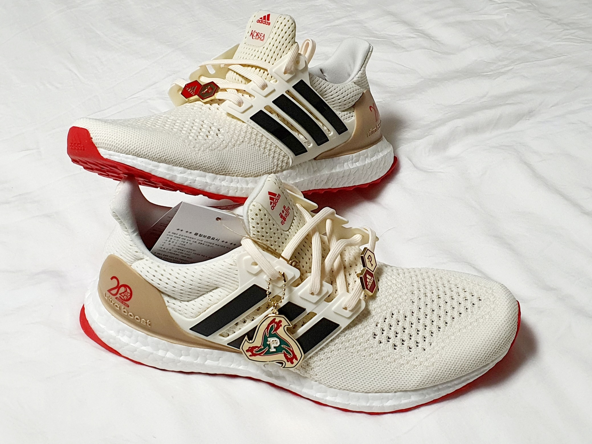 Adidas x Over The Pitch Ultraboost DNA Seoul Off White 착용 스타일 - 4