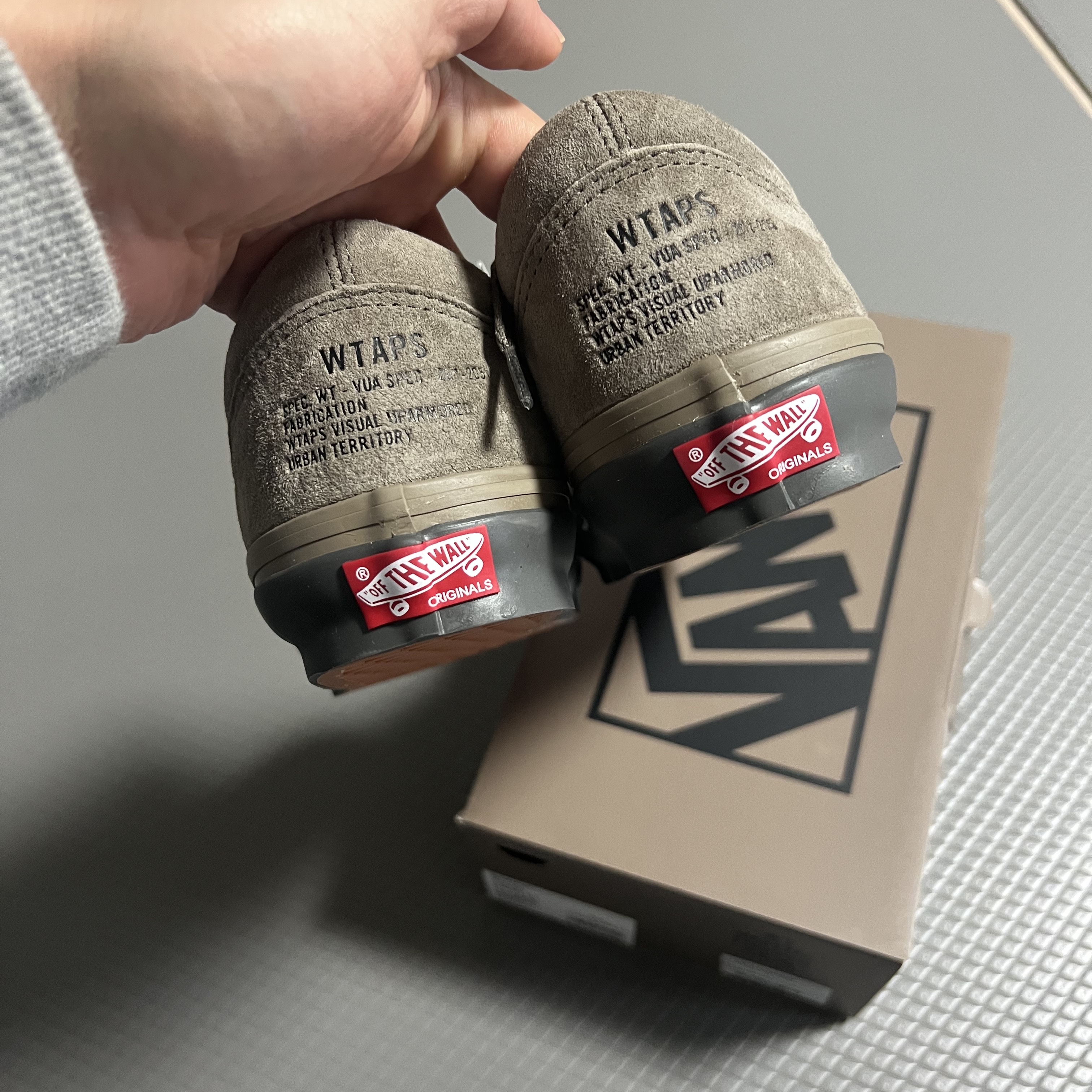 Vans Vault x WTAPS OG Old Skool LX Coyote 착용 스타일 - 3