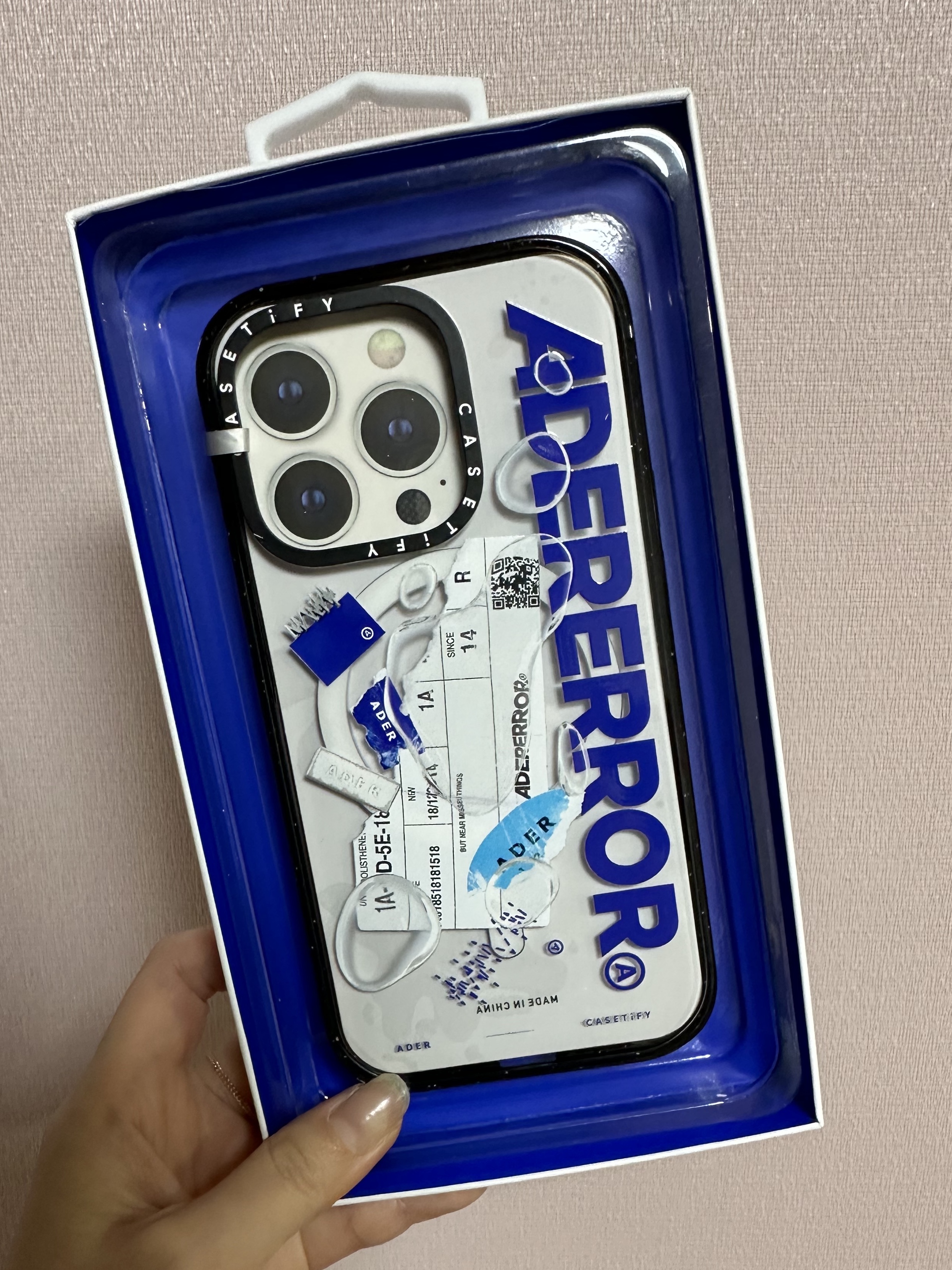 Casetify x Ader Error iPhone Sticker Magsafe Case Clear 착용 스타일 - 2