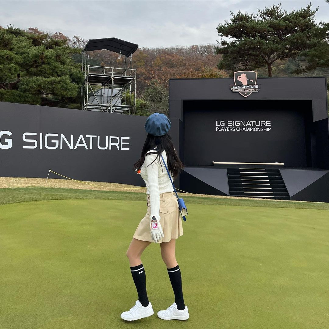 Jordan 1 Low Golf Triple White 착용 스타일 - 2