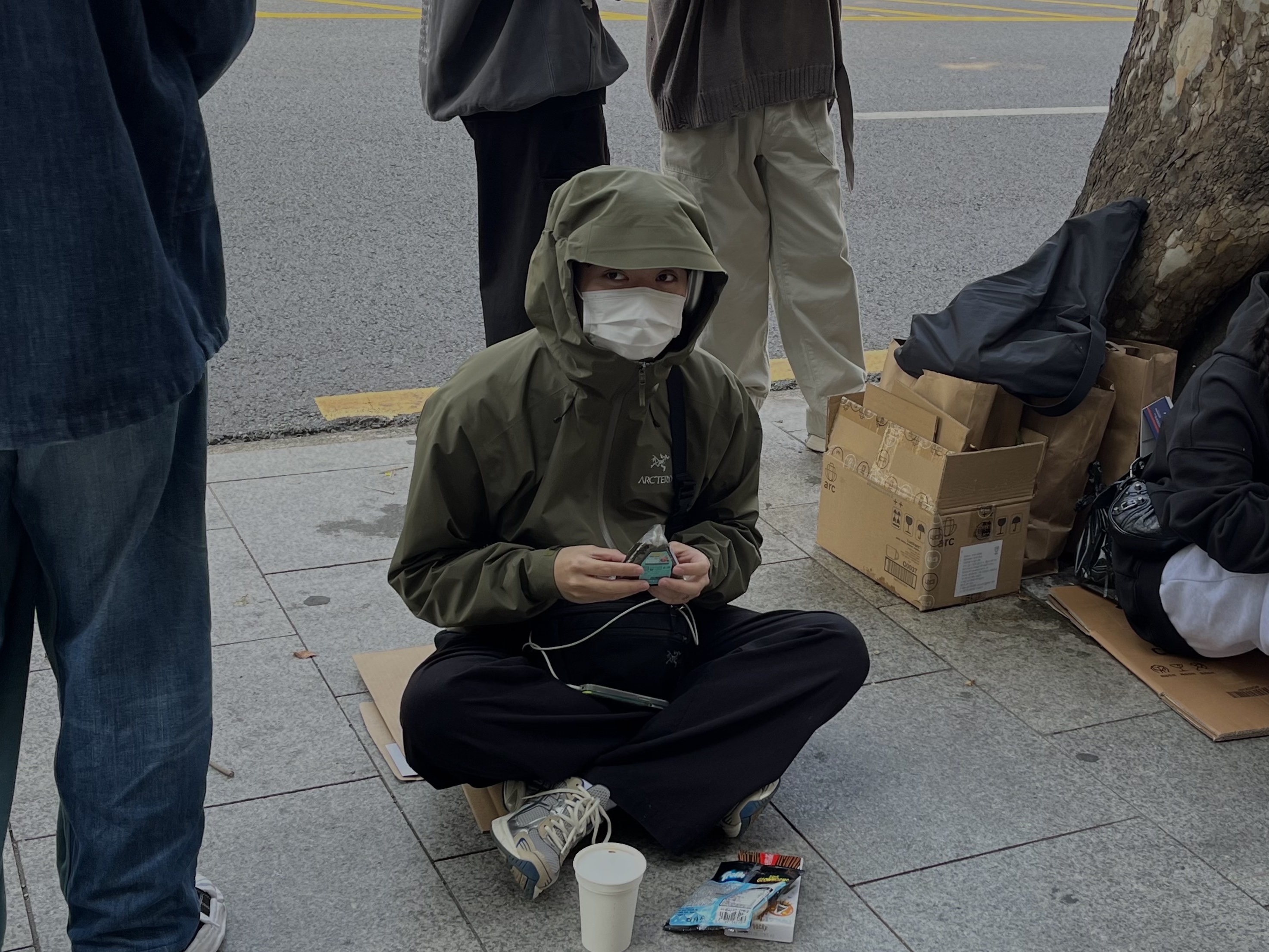 Arc'teryx Beta LT Jacket Tatsu, Asics Gel-1130 Oyster Grey Pure Silver 착용 스타일